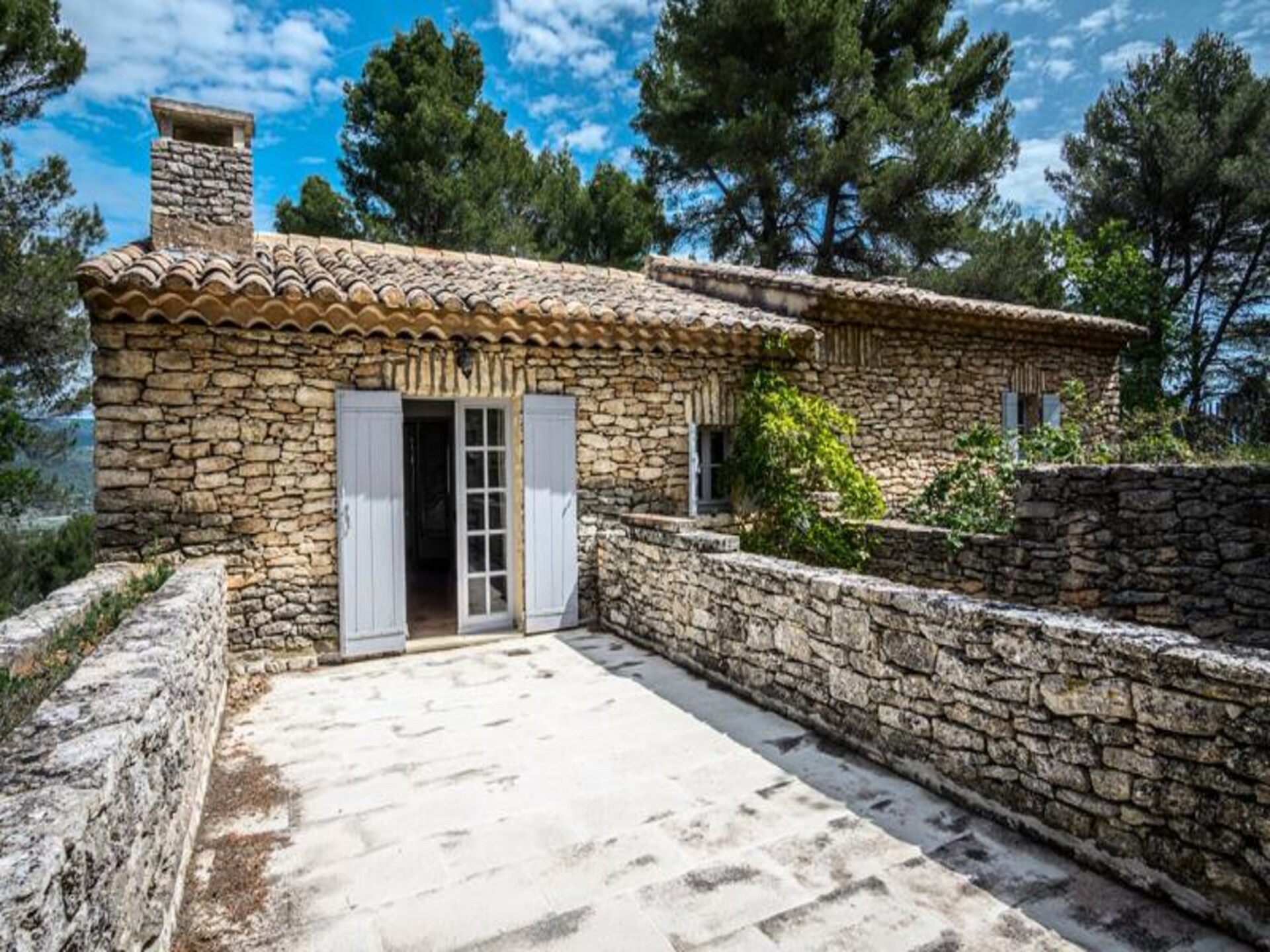 Provençaalse boerderij met verwarmd zwembad en uitzicht op Roussillon - foto 35