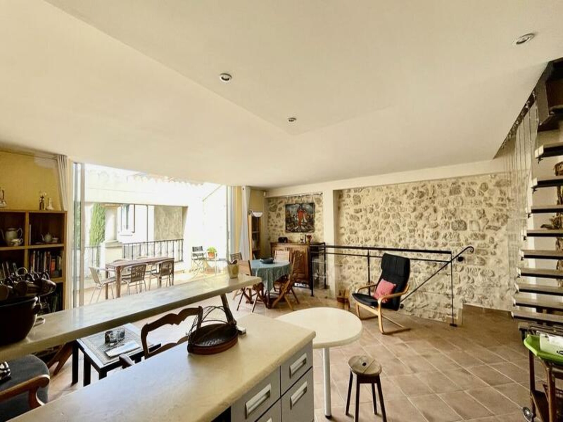 Authentiek dorpsappartement met 3 terrassen in Saint Cannat, vlakbij Aix-en-Provence - foto 1