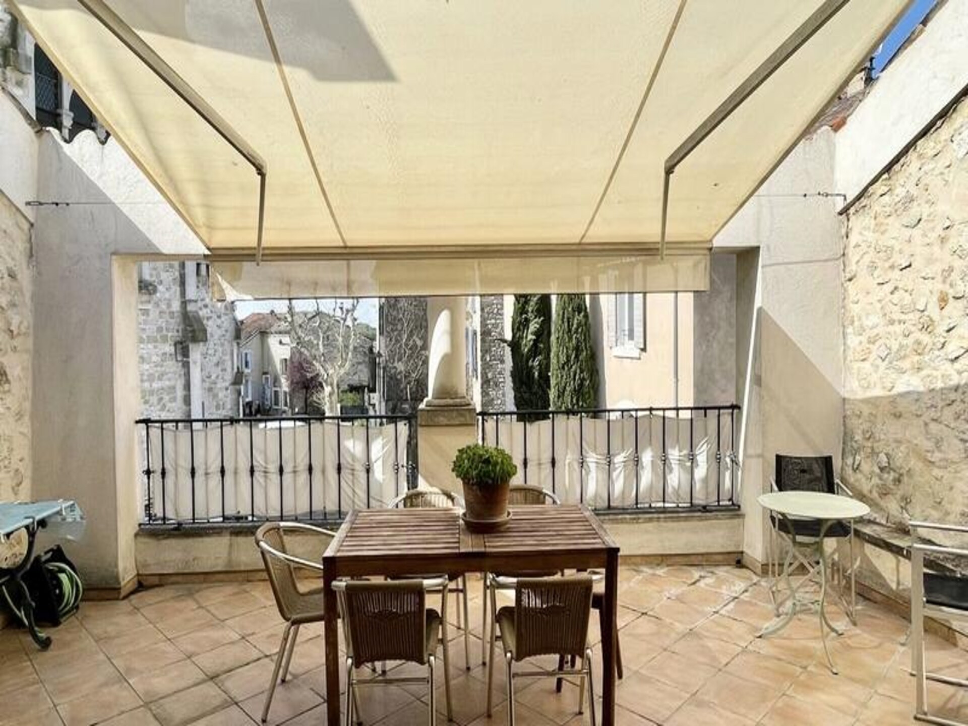 Authentiek dorpsappartement met 3 terrassen in Saint Cannat, vlakbij Aix-en-Provence - foto 3