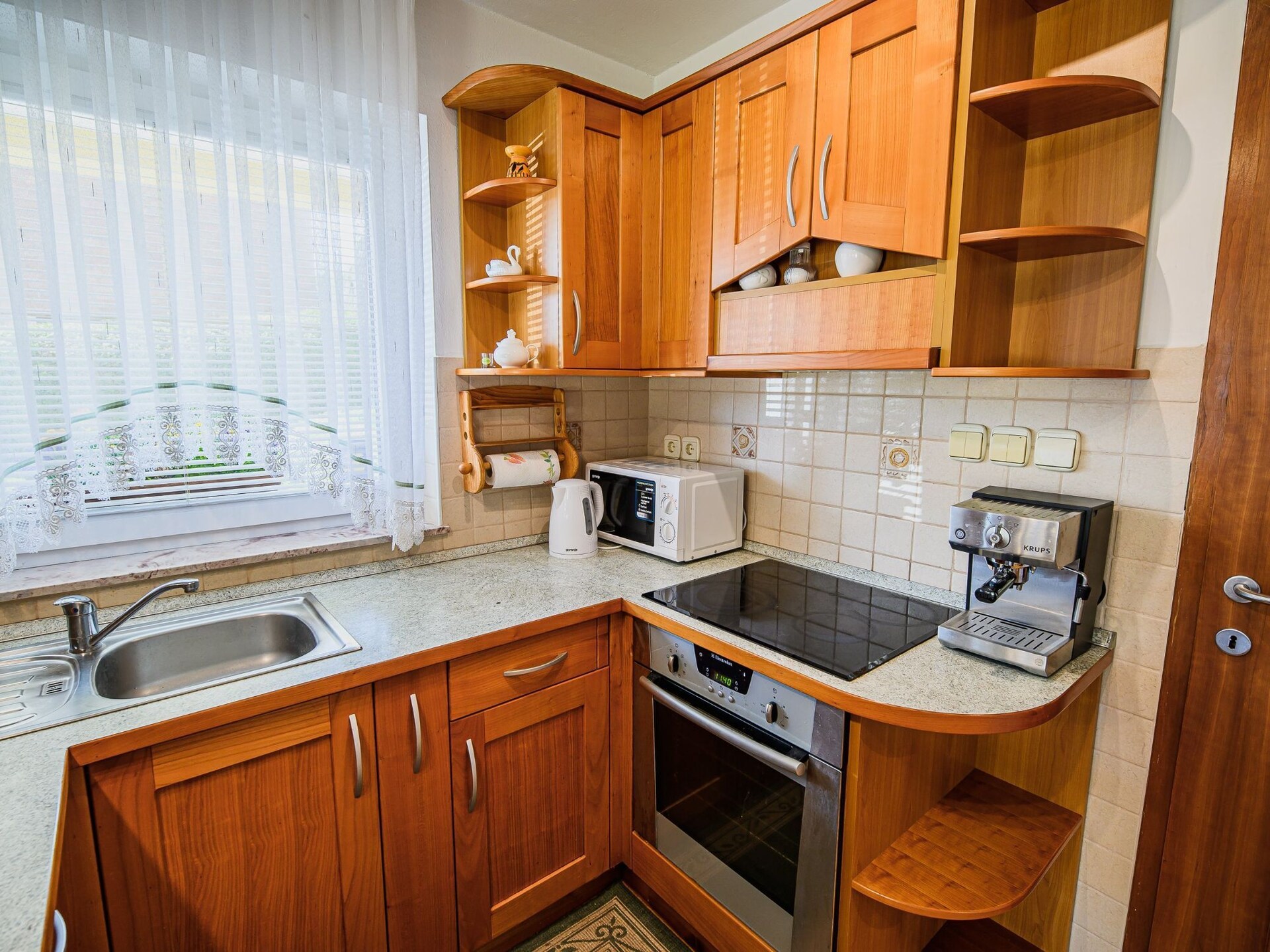 Zonnig driekamerappartement met terras vlakbij waterpark in Podčetrtek - foto 7