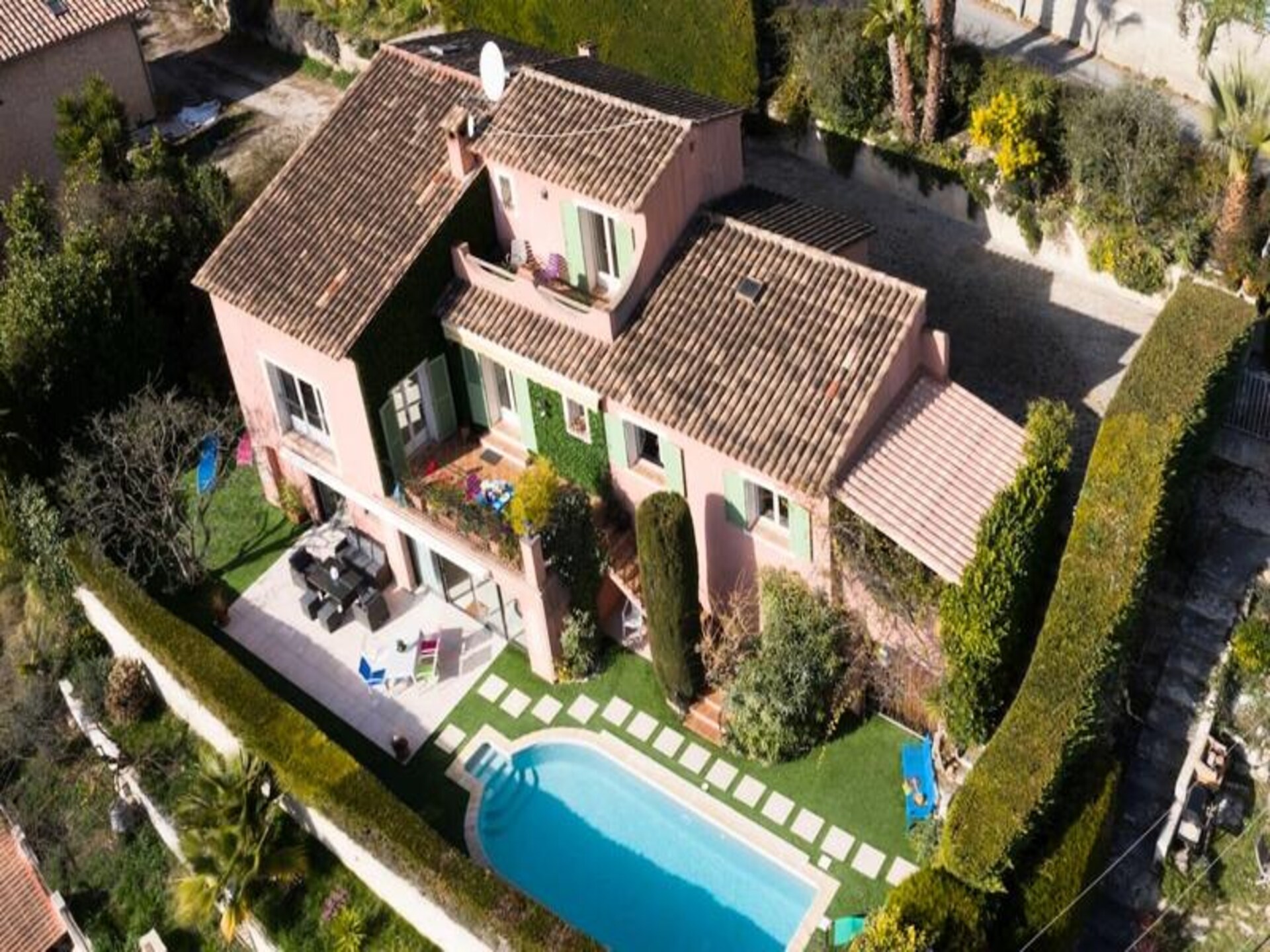 Ruime villa voor 8 met privézwembad en panoramisch uitzicht bij Nice - foto 1