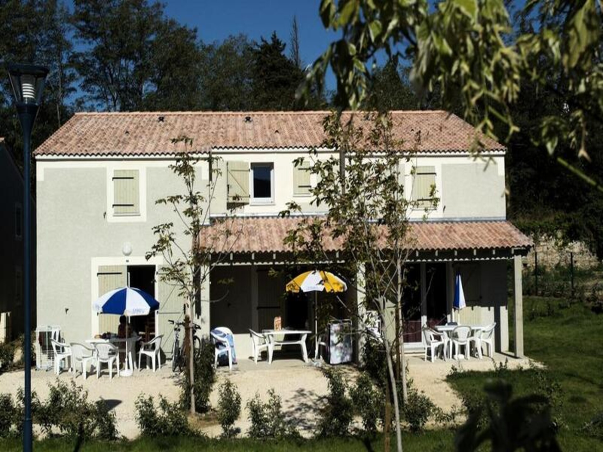 Comfortabel appartement voor 6 bij Vallon Pont d'Arc met zwembad - foto 2
