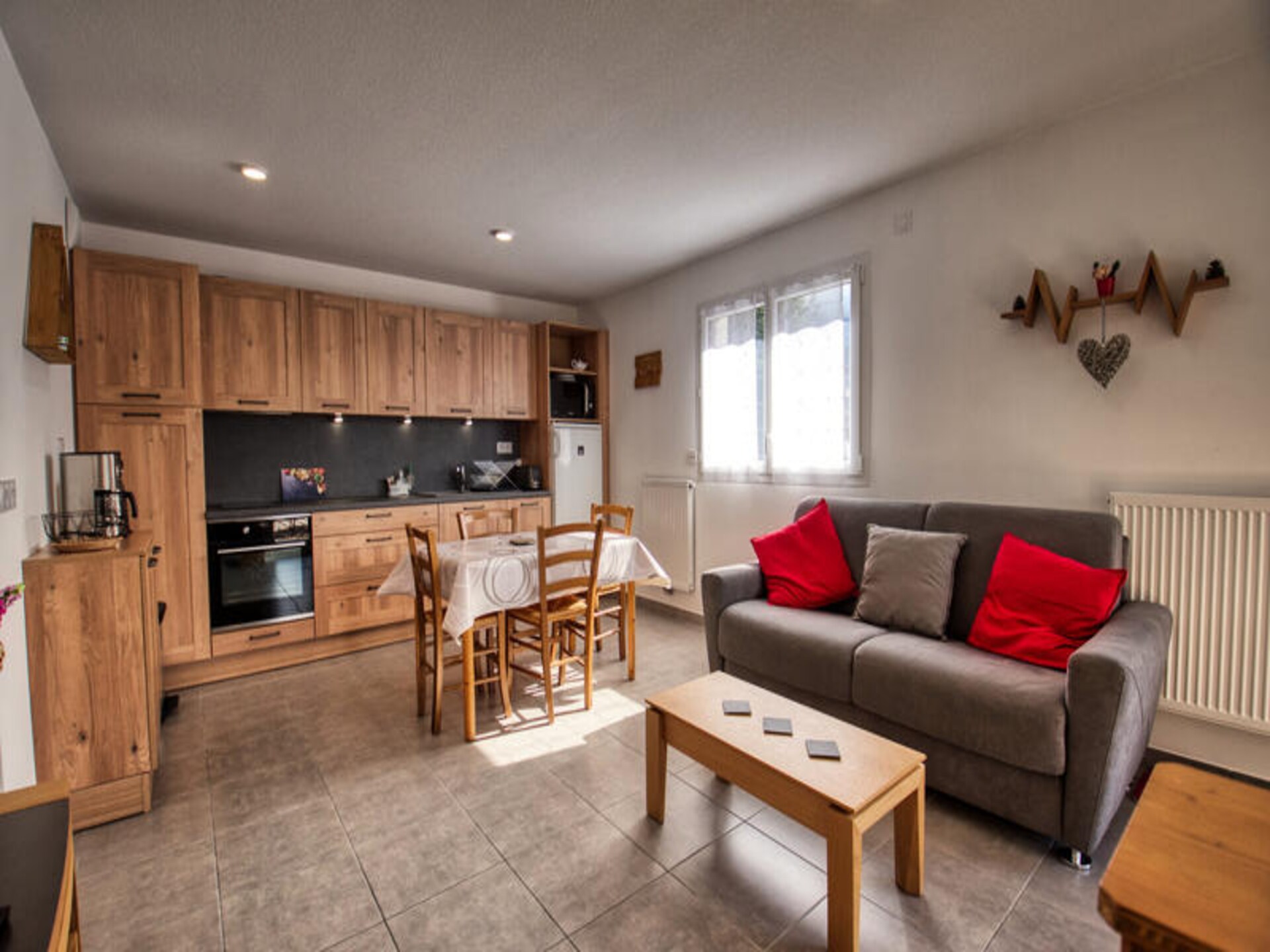 Licht appartement op het zuidwesten met terras, vlakbij Morillon - foto 2