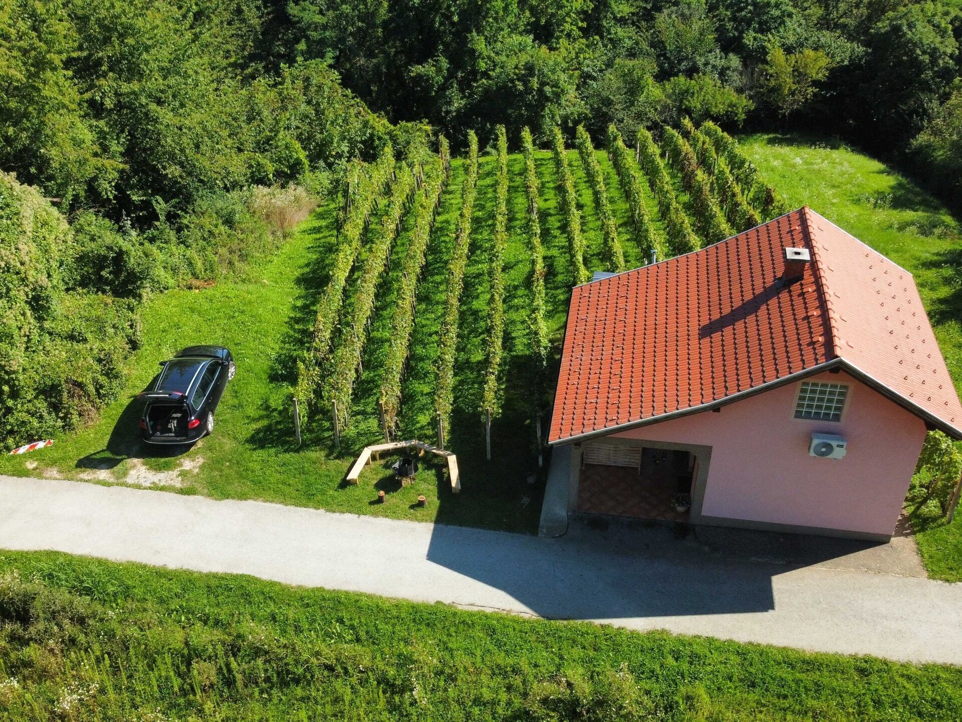 Vrijstaand vakantiehuis met sauna en hot tub nabij de rivier in Brežice - foto 35