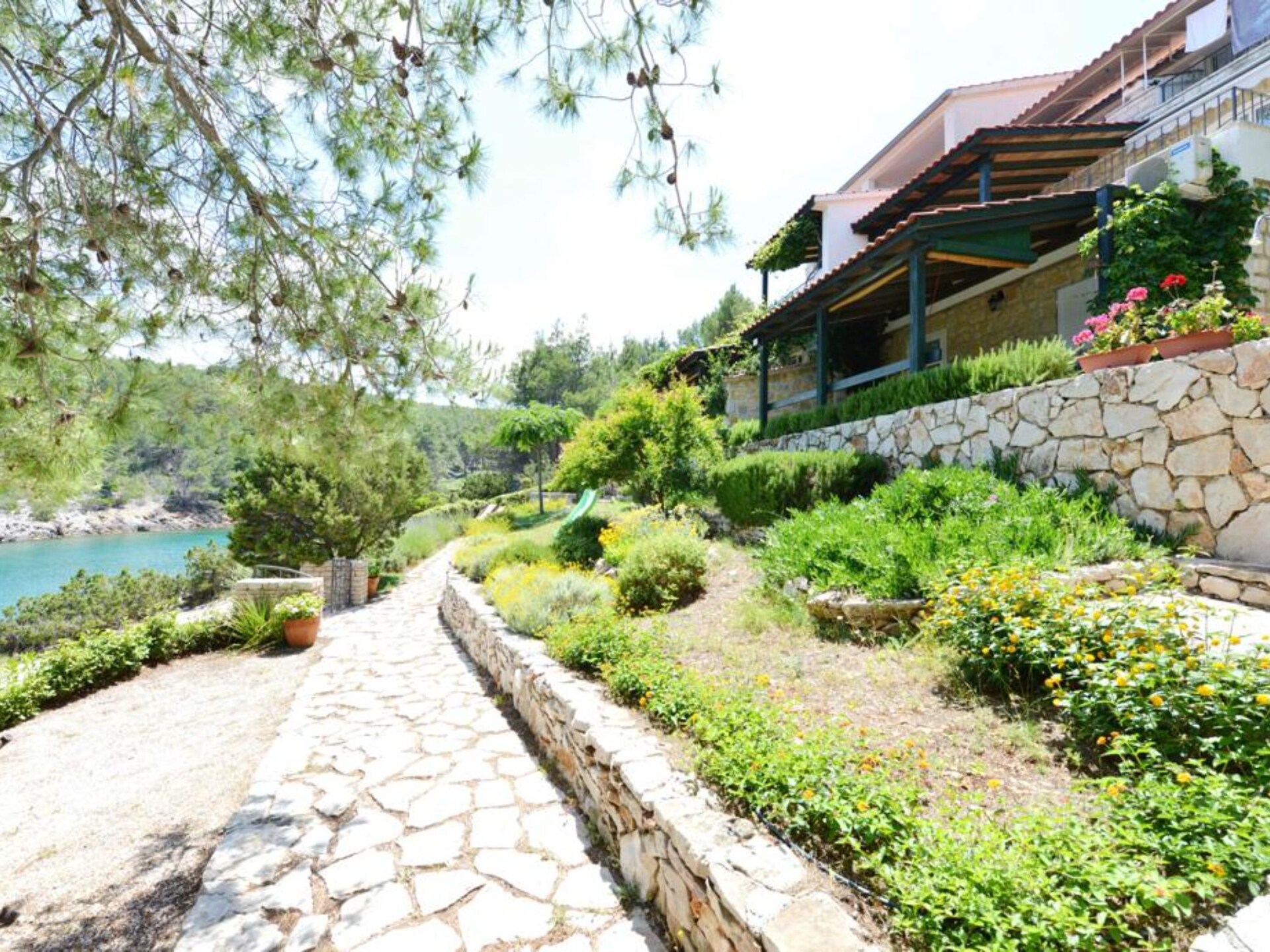 Studio Ruzmarin aan zee in Vrboska, Hvar – direct aan het strand - foto 11