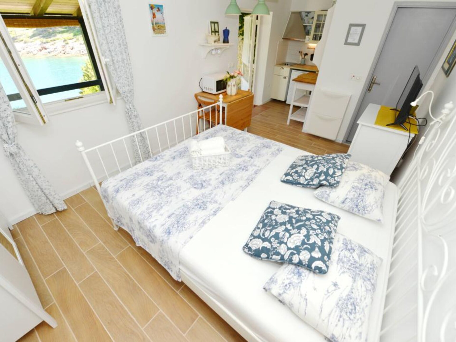 Studio Ruzmarin aan zee in Vrboska, Hvar – direct aan het strand - foto 7