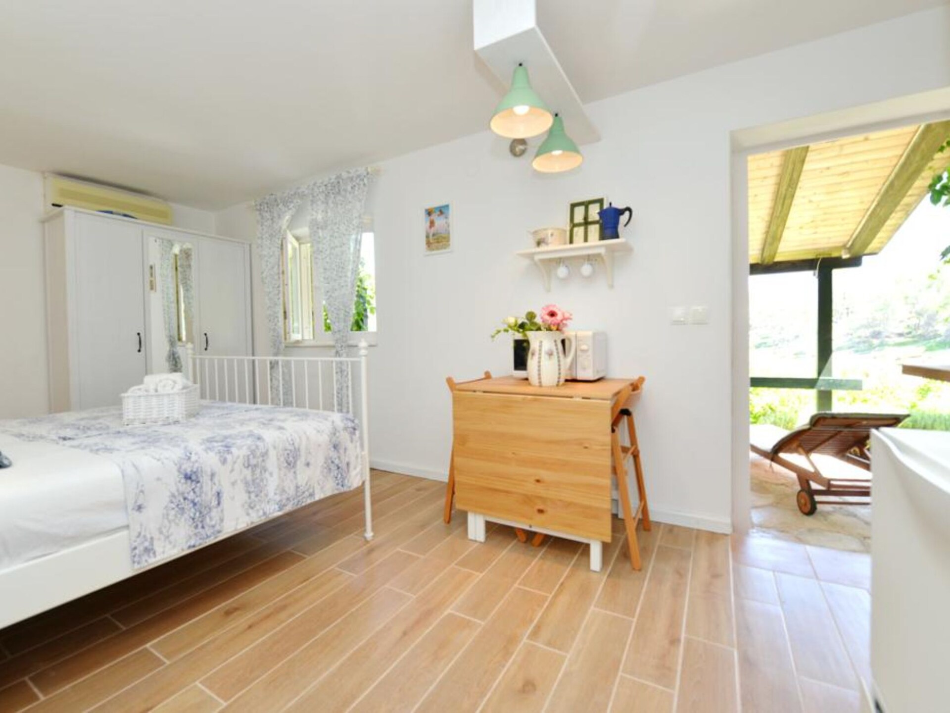 Studio Ruzmarin aan zee in Vrboska, Hvar – direct aan het strand - foto 8
