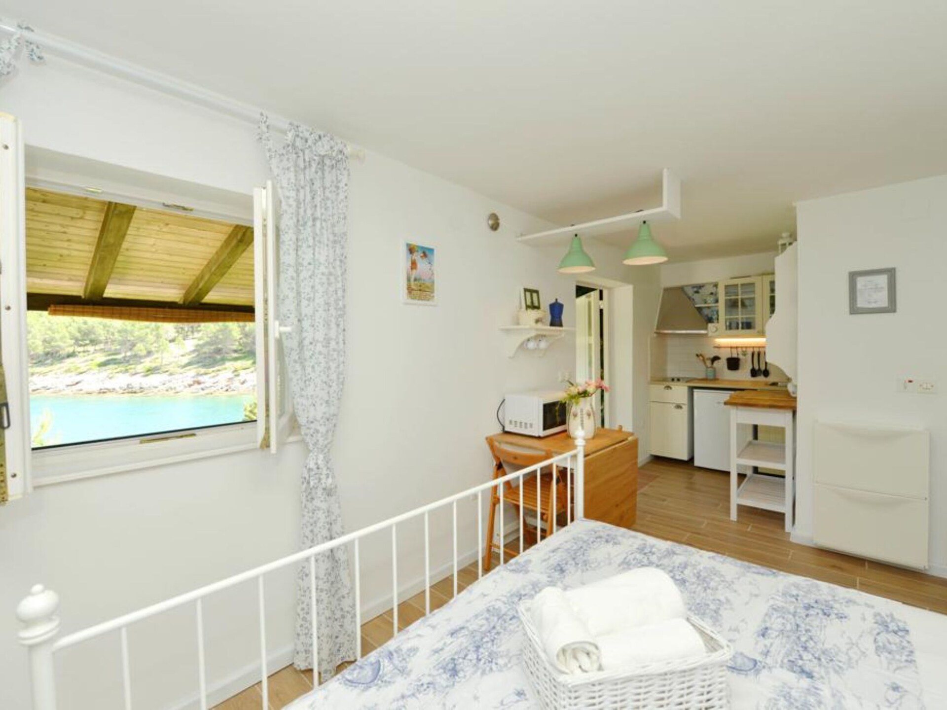 Studio Ruzmarin aan zee in Vrboska, Hvar – direct aan het strand - foto 10