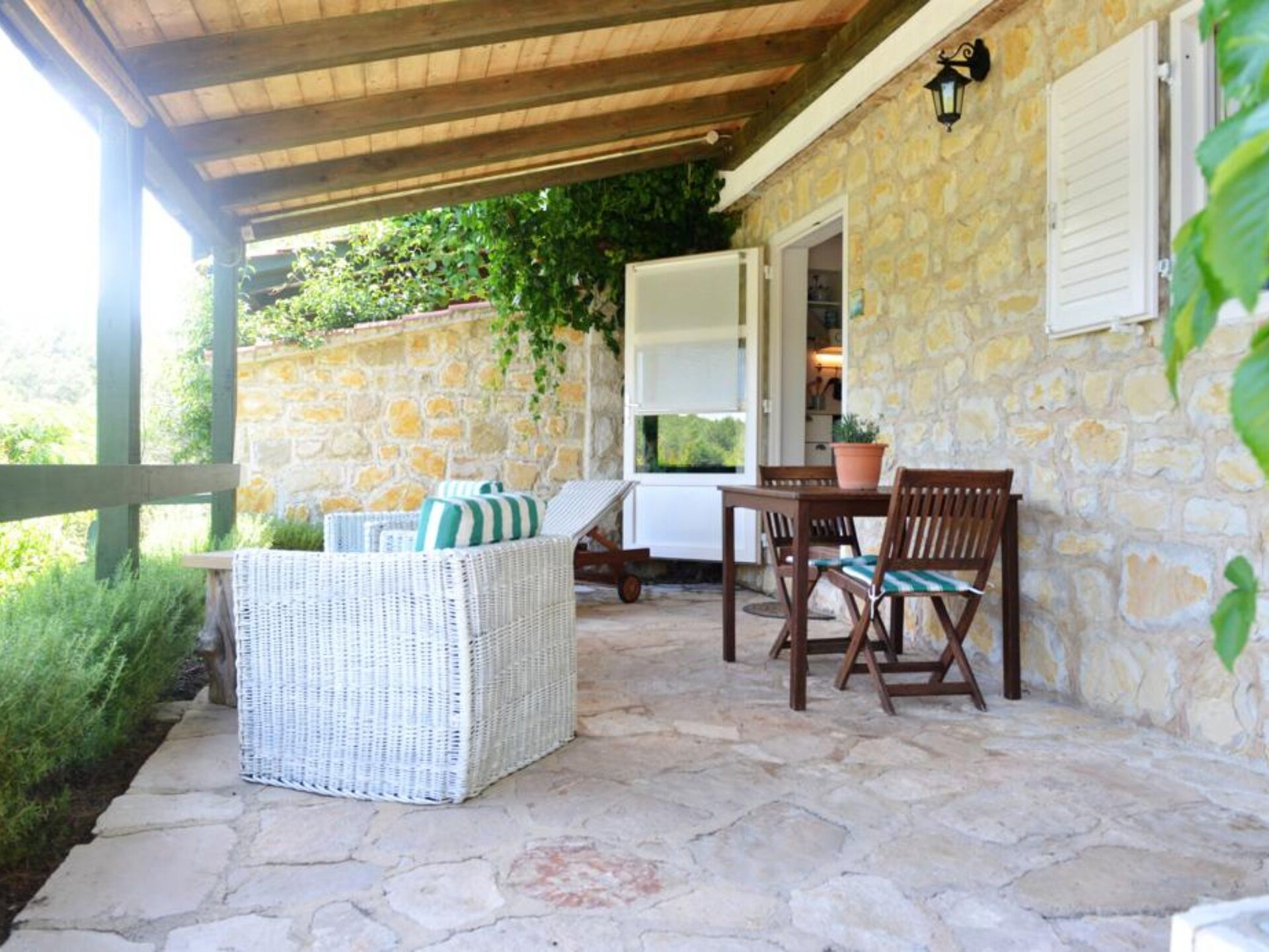 Studio Ruzmarin aan zee in Vrboska, Hvar – direct aan het strand - foto 16