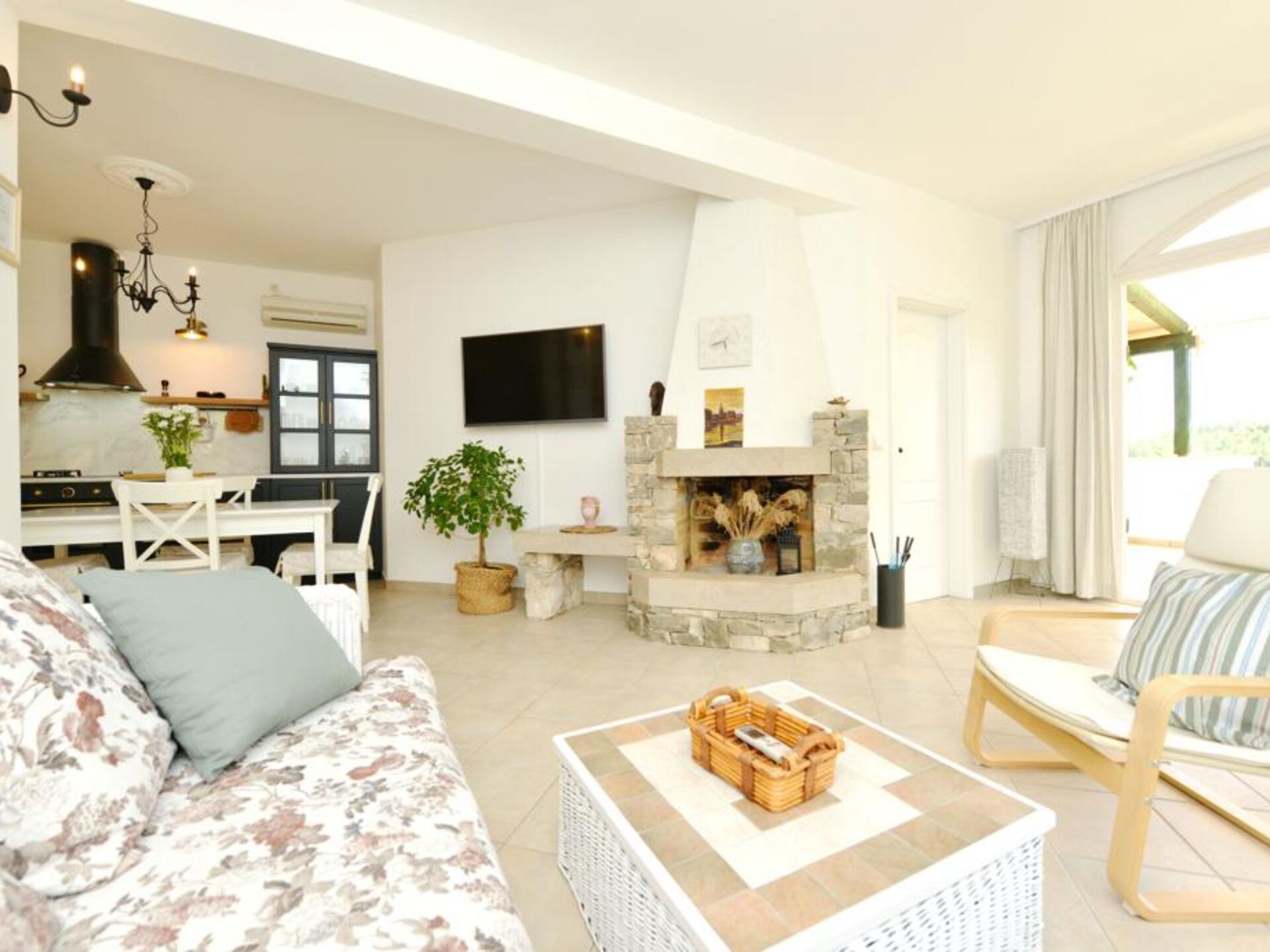 Appartement Maslina aan zee in Vrboska – 30 meter van het strand - foto 1