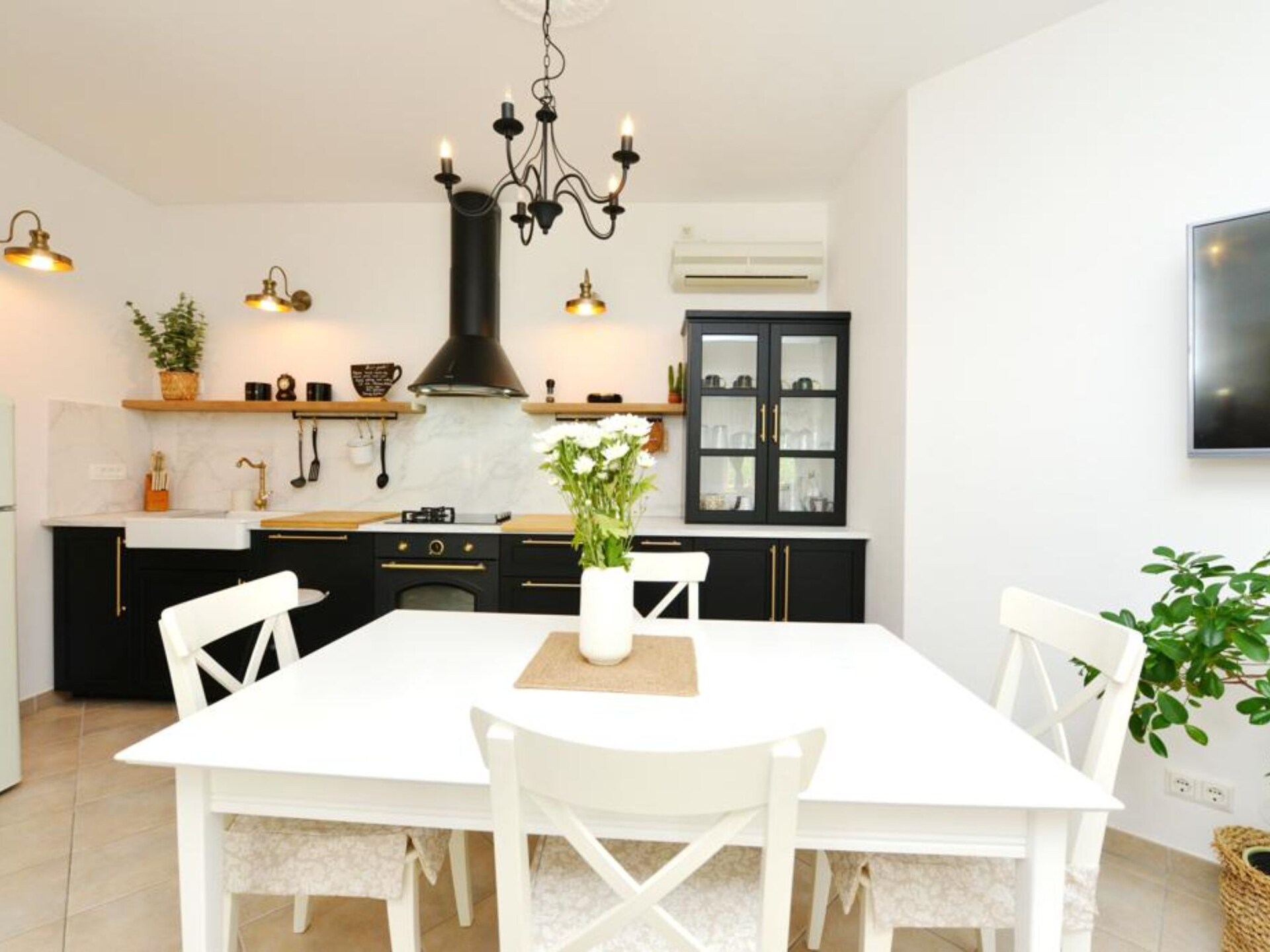 Appartement Maslina aan zee in Vrboska – 30 meter van het strand - foto 9