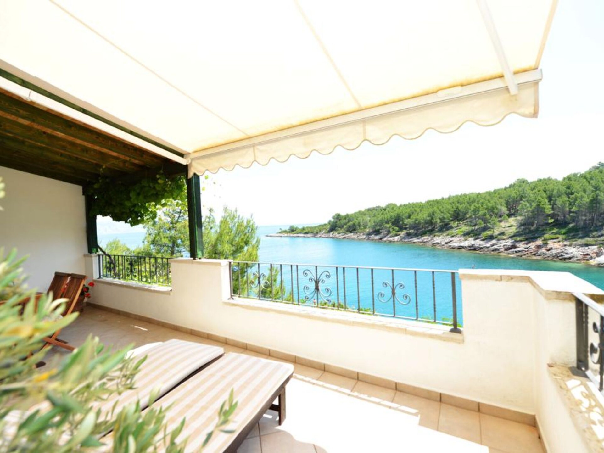 Appartement Maslina aan zee in Vrboska – 30 meter van het strand - foto 26