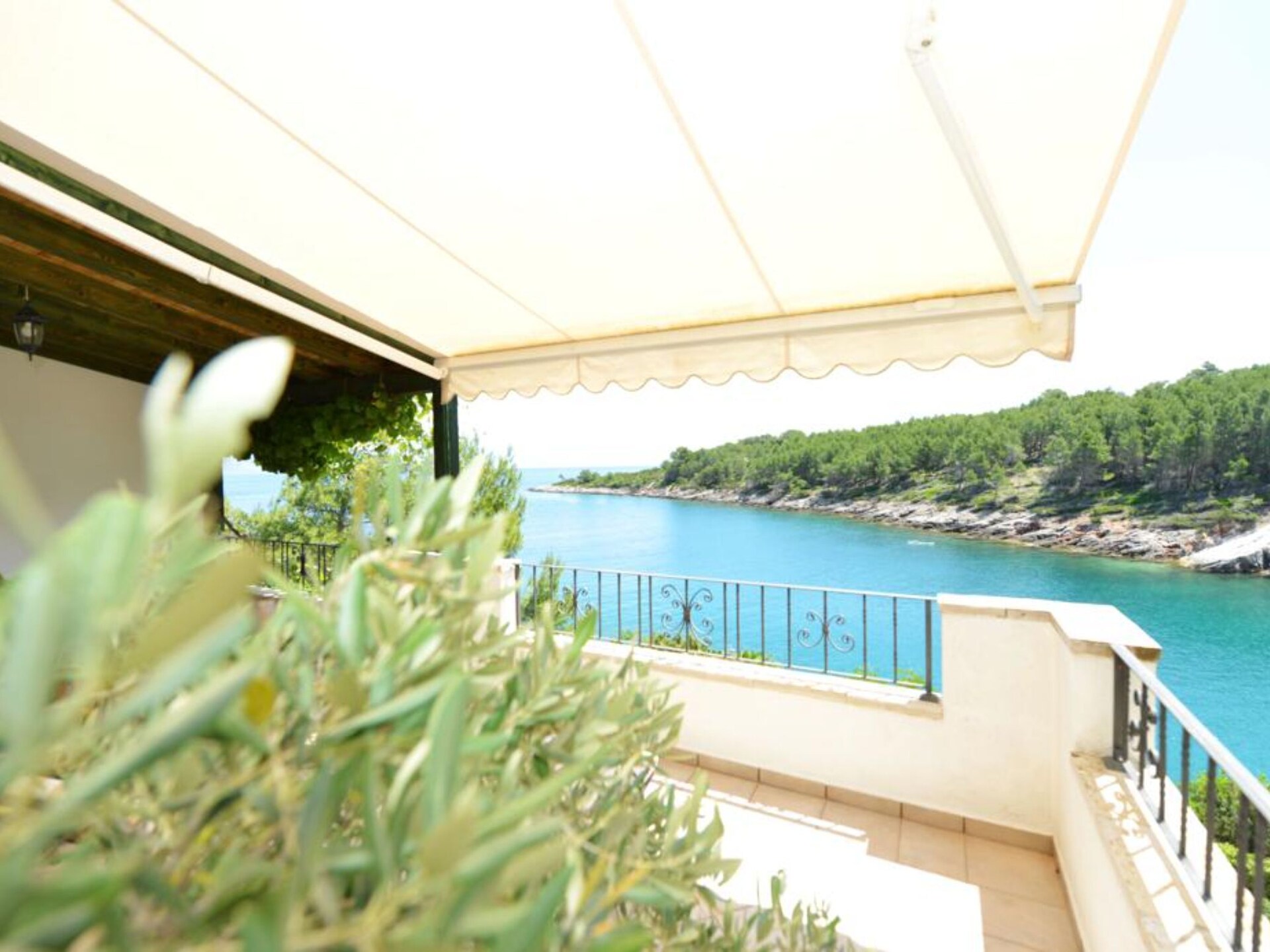 Appartement Maslina aan zee in Vrboska – 30 meter van het strand - foto 29
