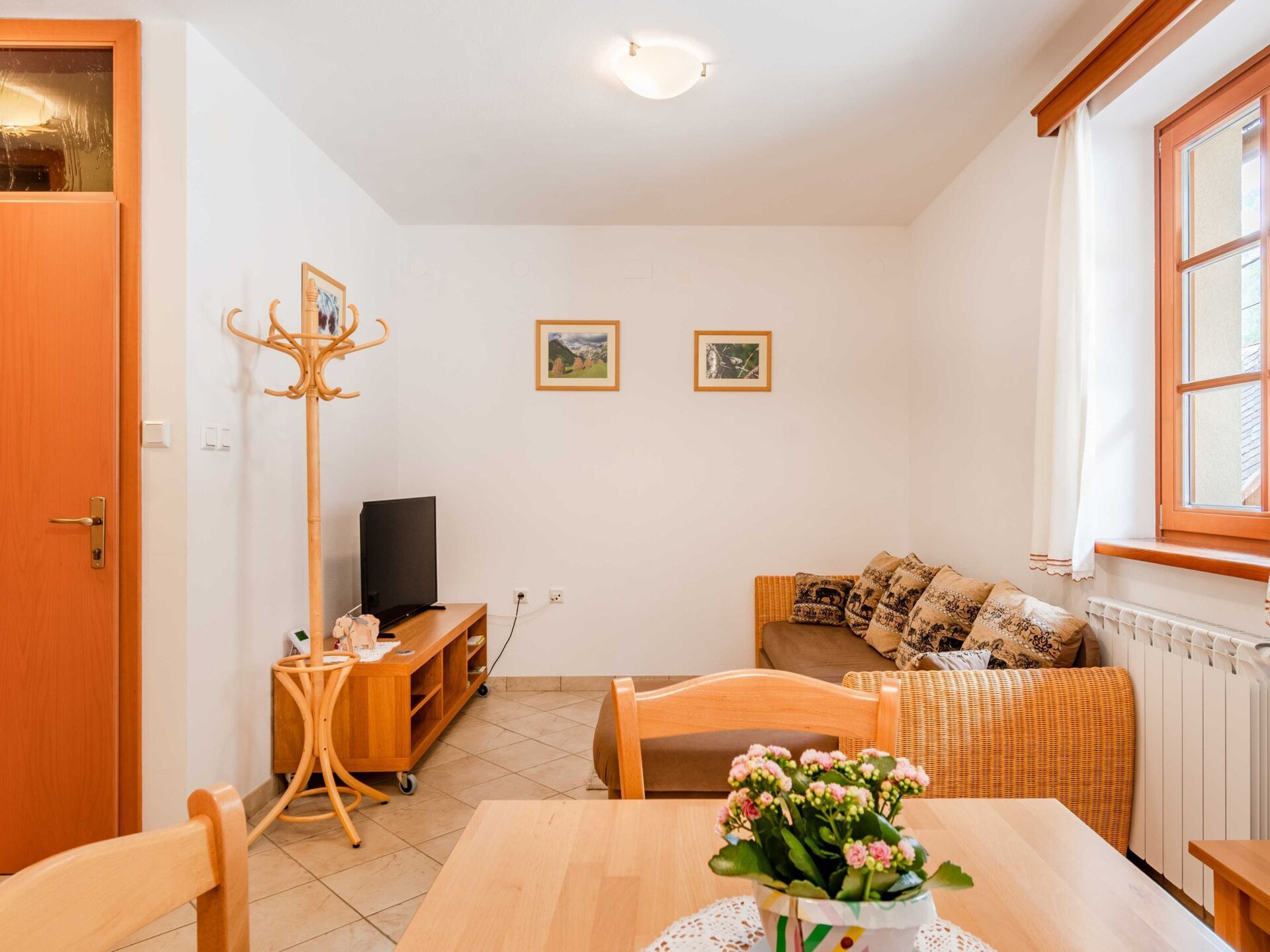 Rustiek appartement met balkon aan de rivier in Log pod Mangartom - foto 3