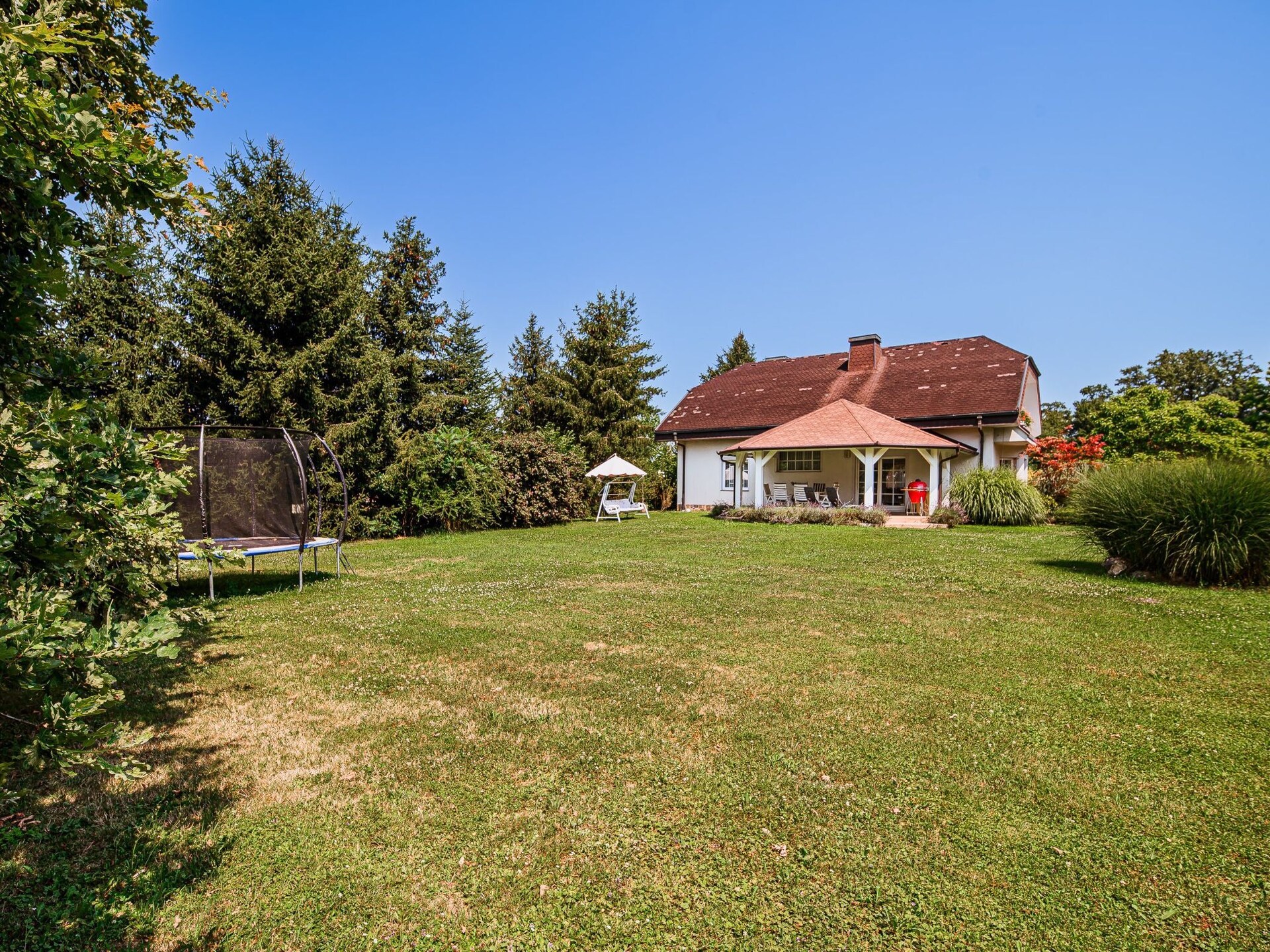 Ruim vakantiehuis in Bukošek met tuin, trampoline en BBQ voor 10 personen - foto 32