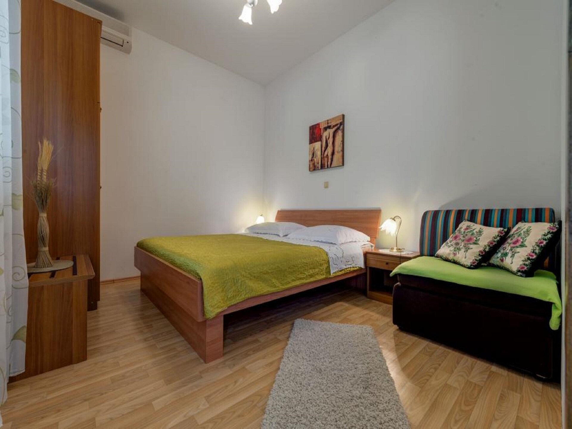 Knus appartement vlakbij zee met gedeeld zwembad in Lokva Rogoznica - foto 2