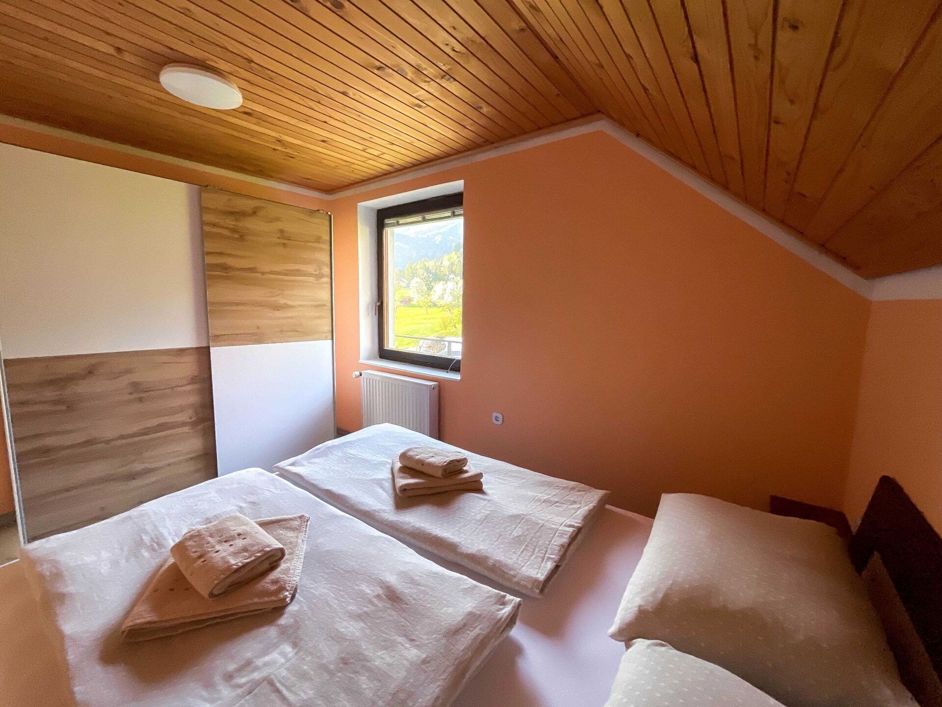 Kleurrijk appartement met balkon en uitzicht op de Alpen in Preddvor - foto 9