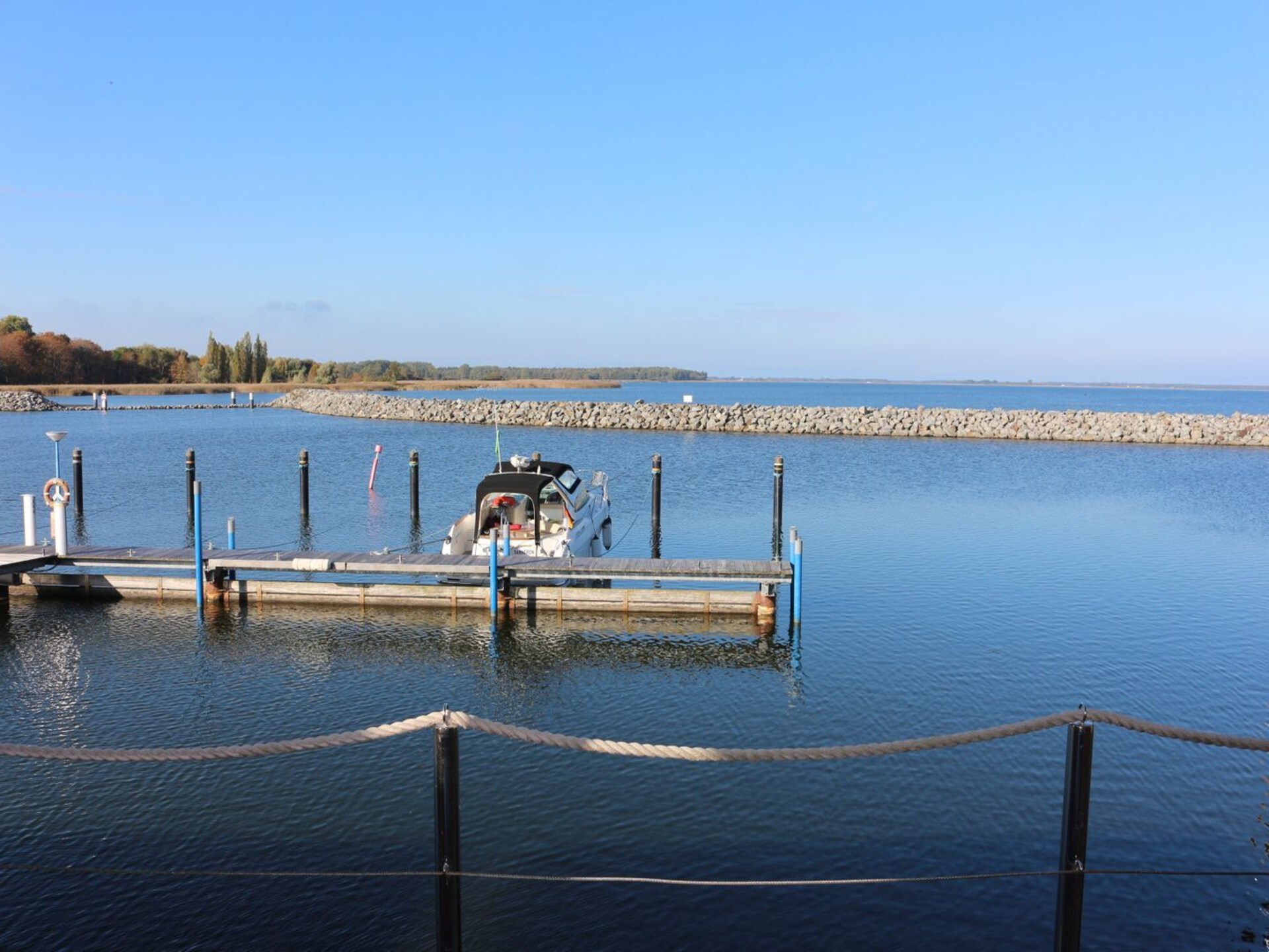 Woonboot aan de lagune bij Barth met dakterras, vlakbij het centrum - foto 15