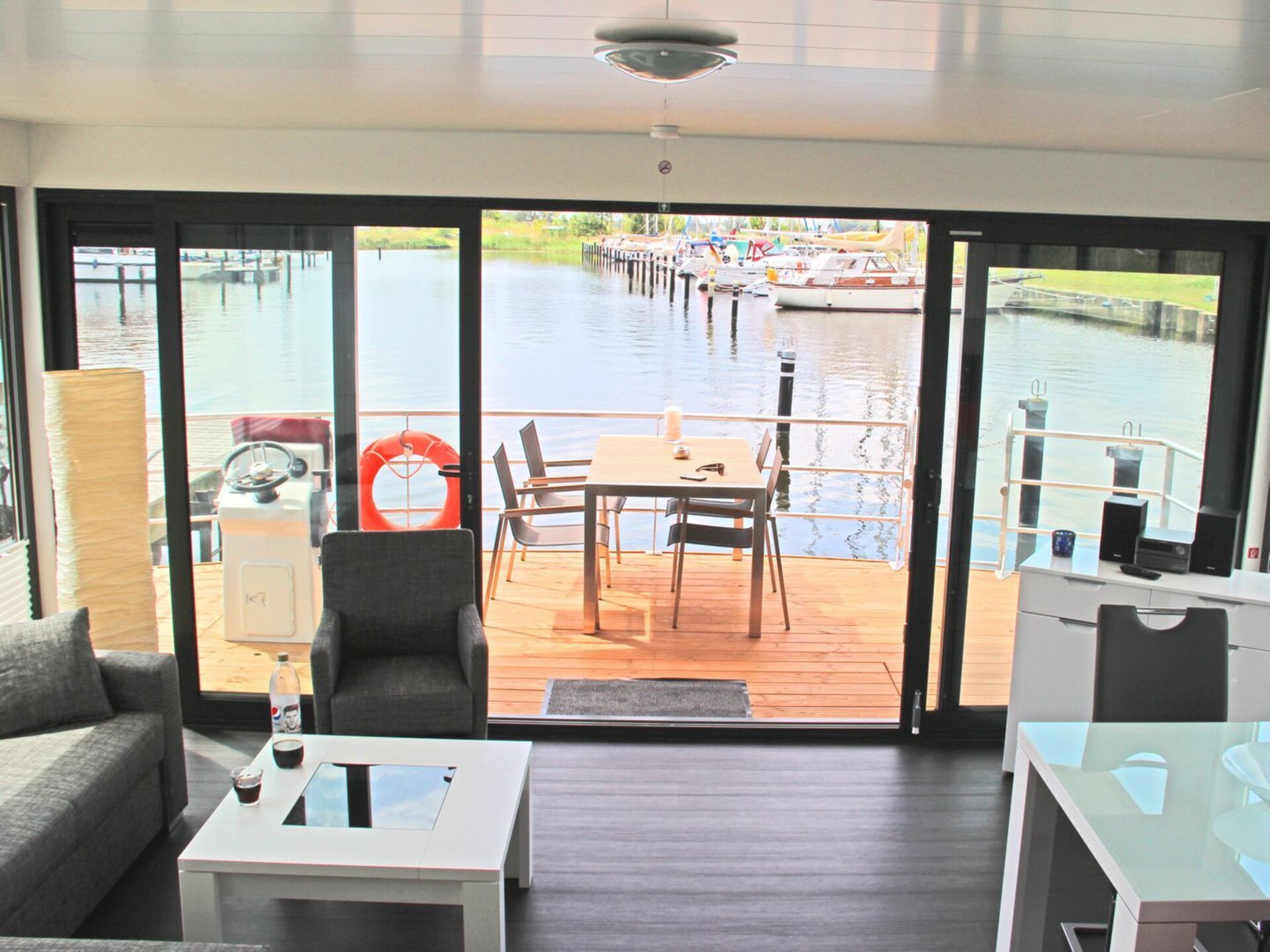 Woonboot Floating 44 Undine aan de Uecker – Uitzicht op water, dichtbij strand - foto 4