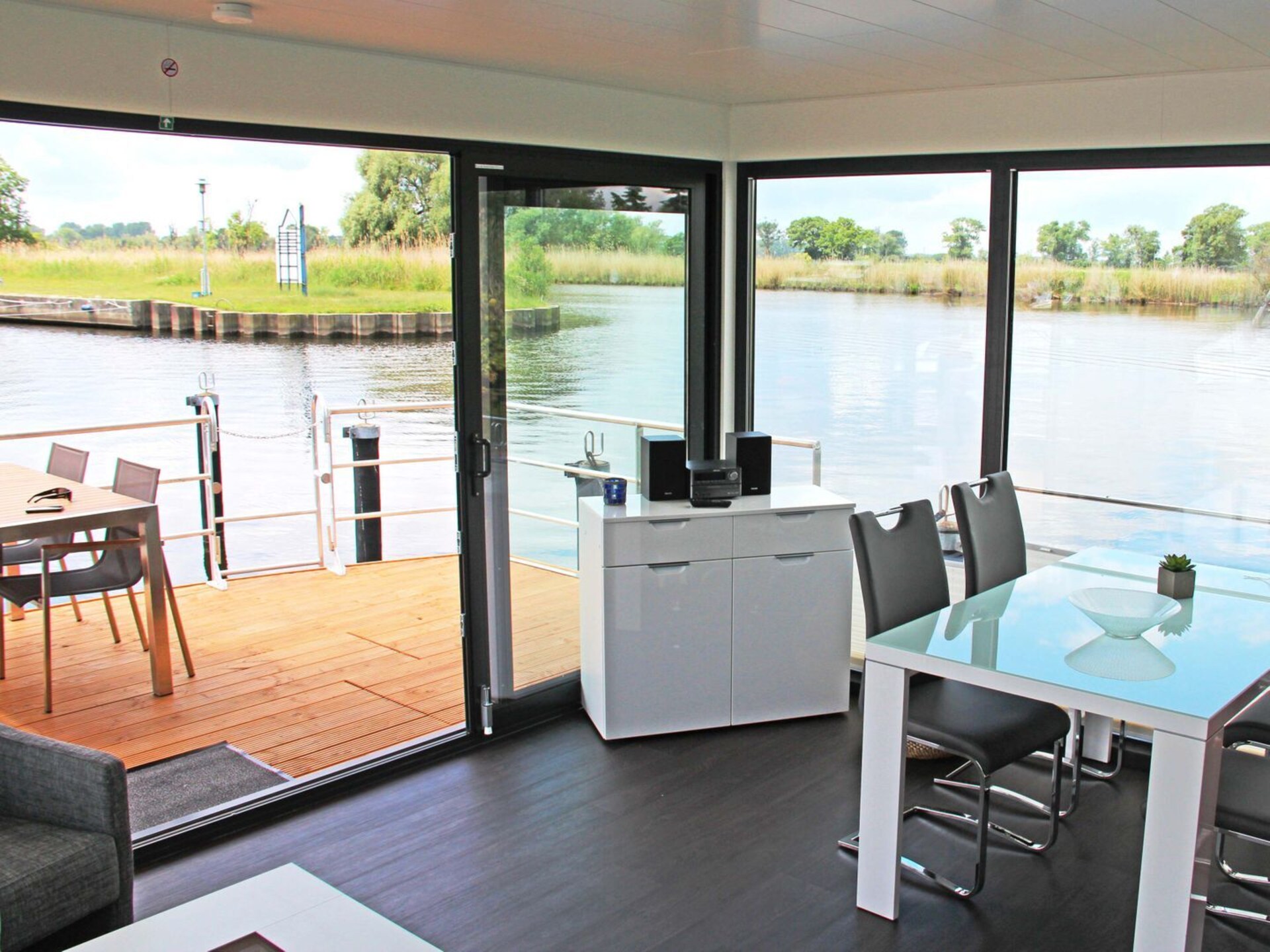 Woonboot Undine in Ueckermünde – 4 pers. aan lagune en rivier - foto 3
