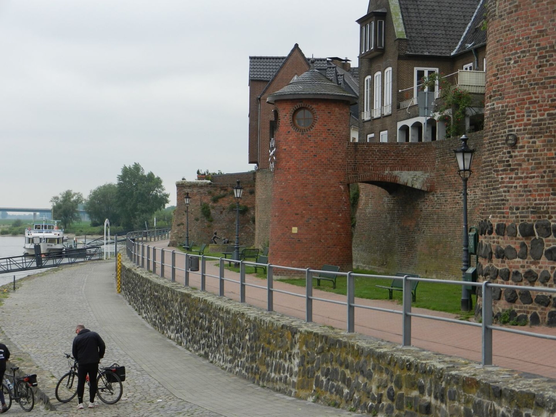 Woonboot Floating 44 aan het water bij Xanten – puur genieten met z’n twee - foto 33