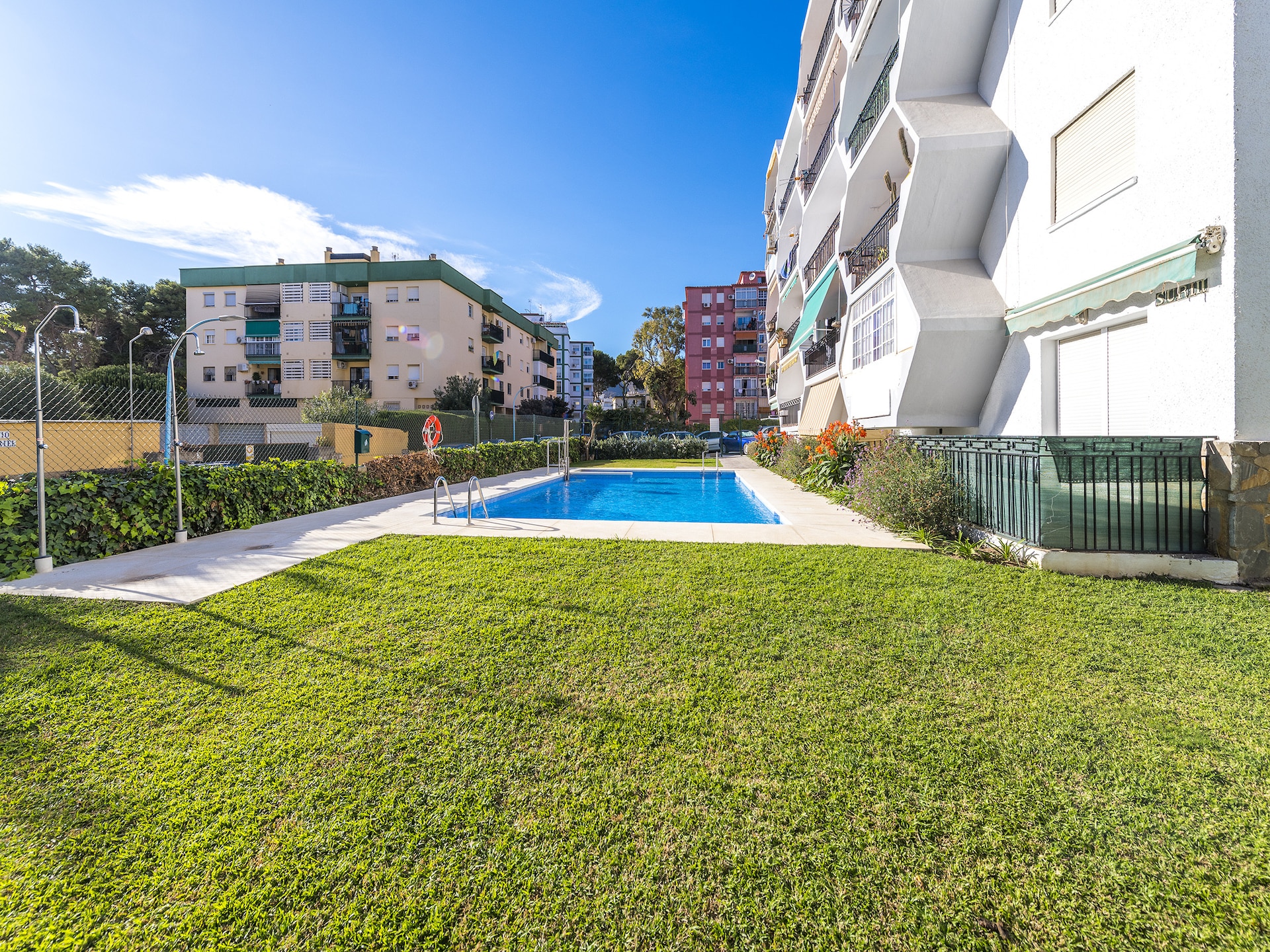 Compact appartement aan de golfbaan, 450 meter van het strand in Torremolinos - foto 8