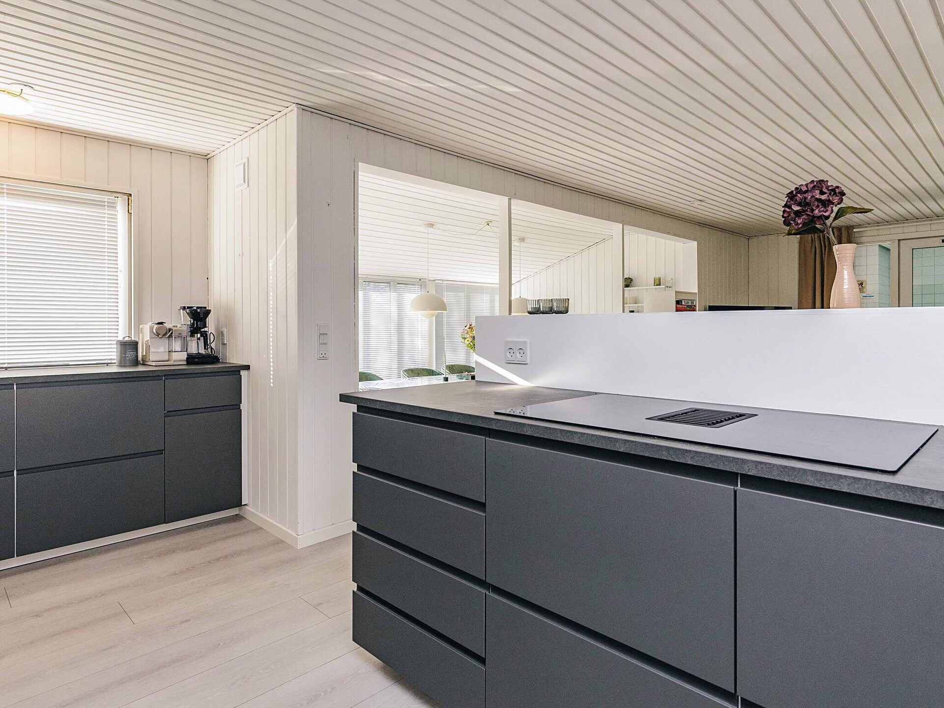 Ruim vakantiehuis met privé-zwembad, sauna en whirlpool op 1 km van strand - foto 16