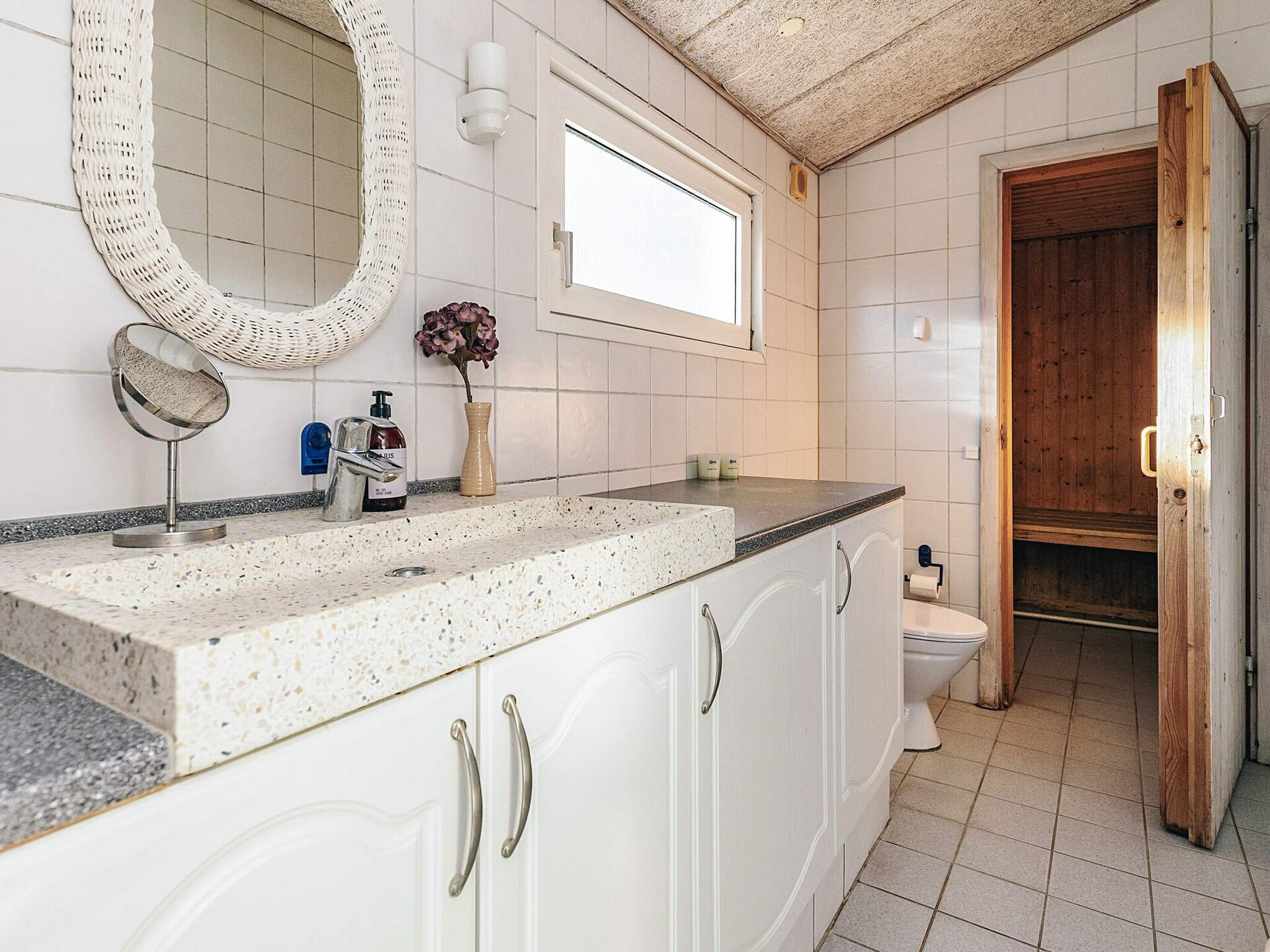 Ruim vakantiehuis met privé-zwembad, sauna en whirlpool op 1 km van strand - foto 30