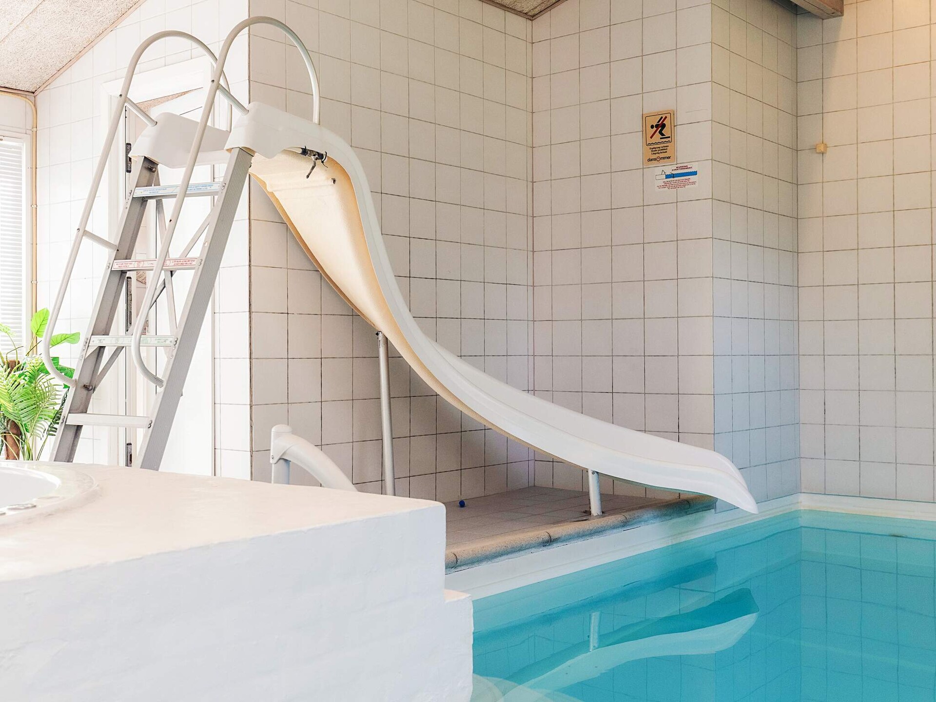 Ruim vakantiehuis met privé-zwembad, sauna en whirlpool op 1 km van strand - foto 5