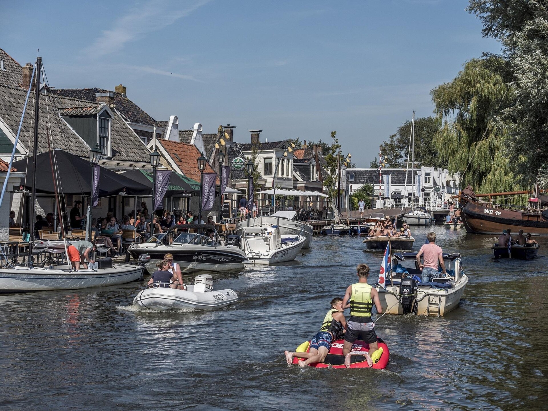Luxe waterlodges in pittoreske jachthaven van Heeg – slapen op het water - foto 29