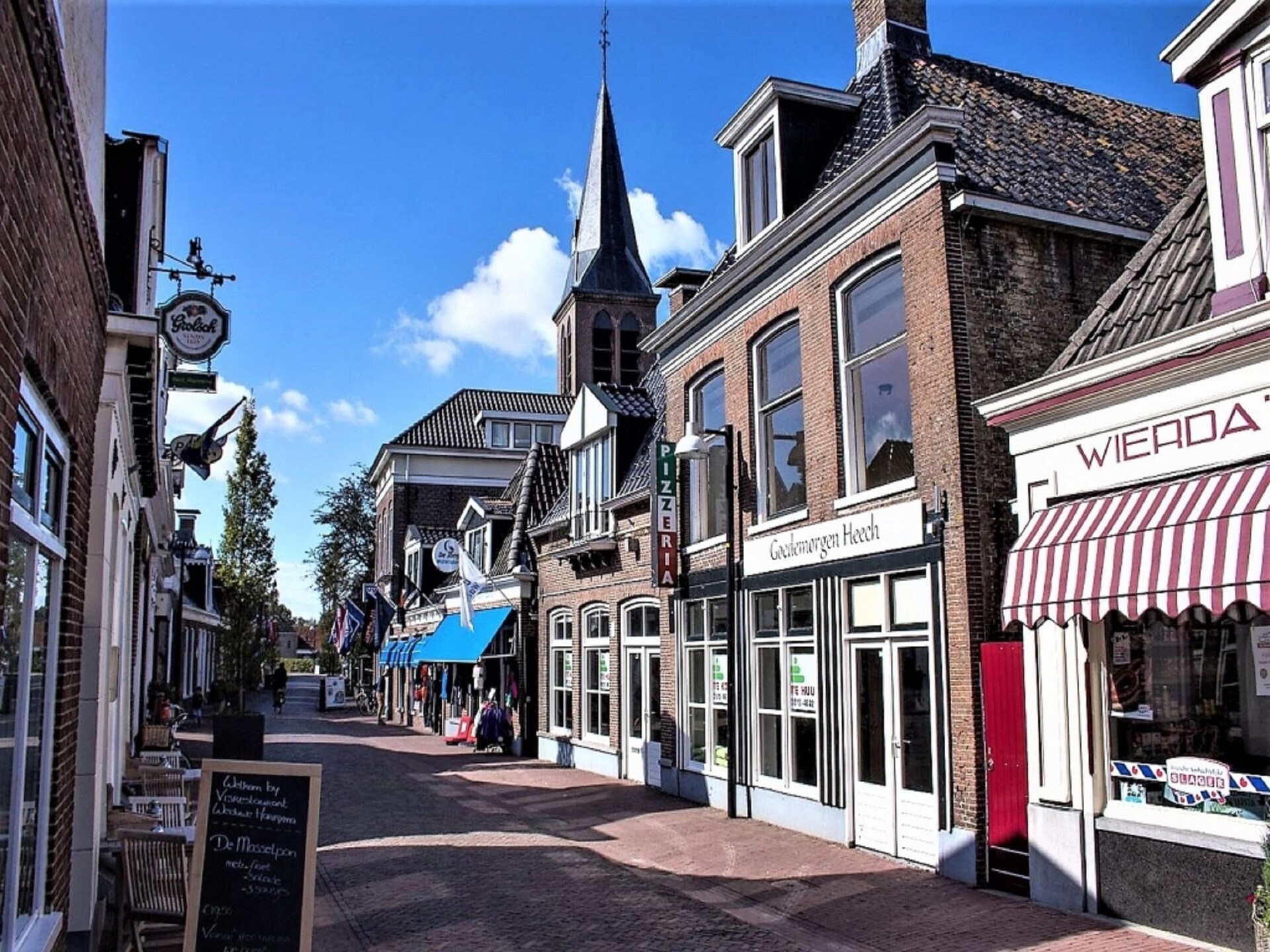 Luxe waterlodges in pittoreske jachthaven van Heeg – slapen op het water - foto 28
