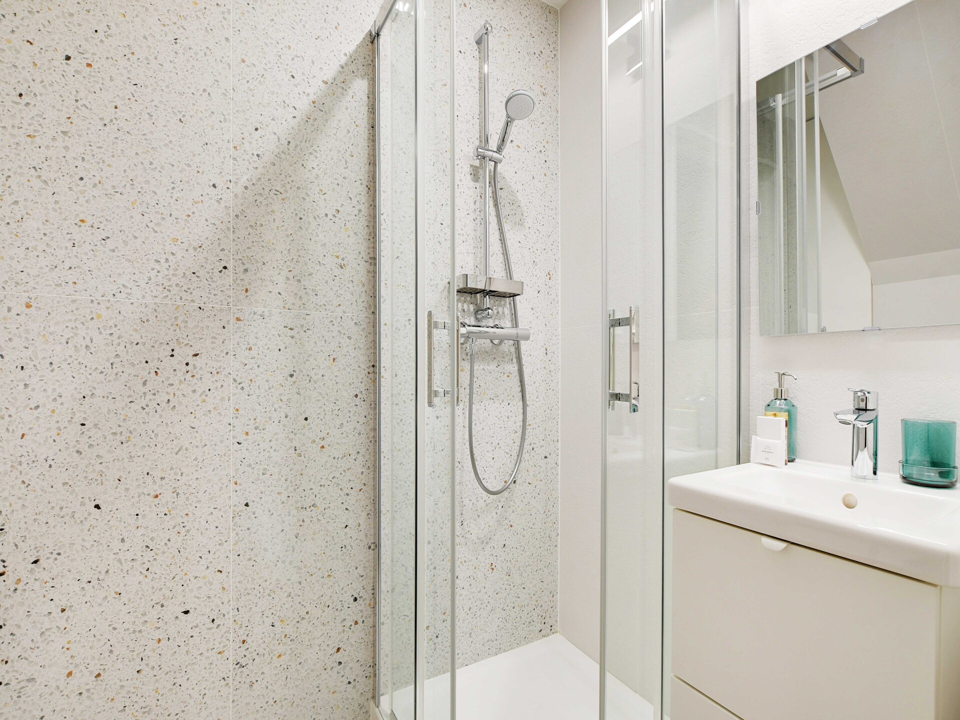 Licht duplex appartement in Nanterre, vlakbij RER A en Parijs - foto 4