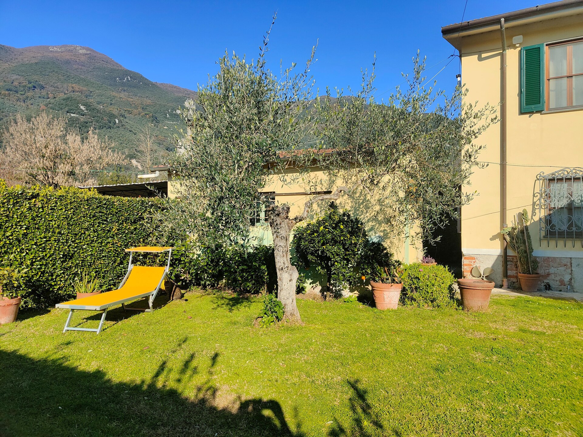 Vrijstaand vakantiehuis met sfeervolle tuin op 9 km van de Versilia-kust - foto 2