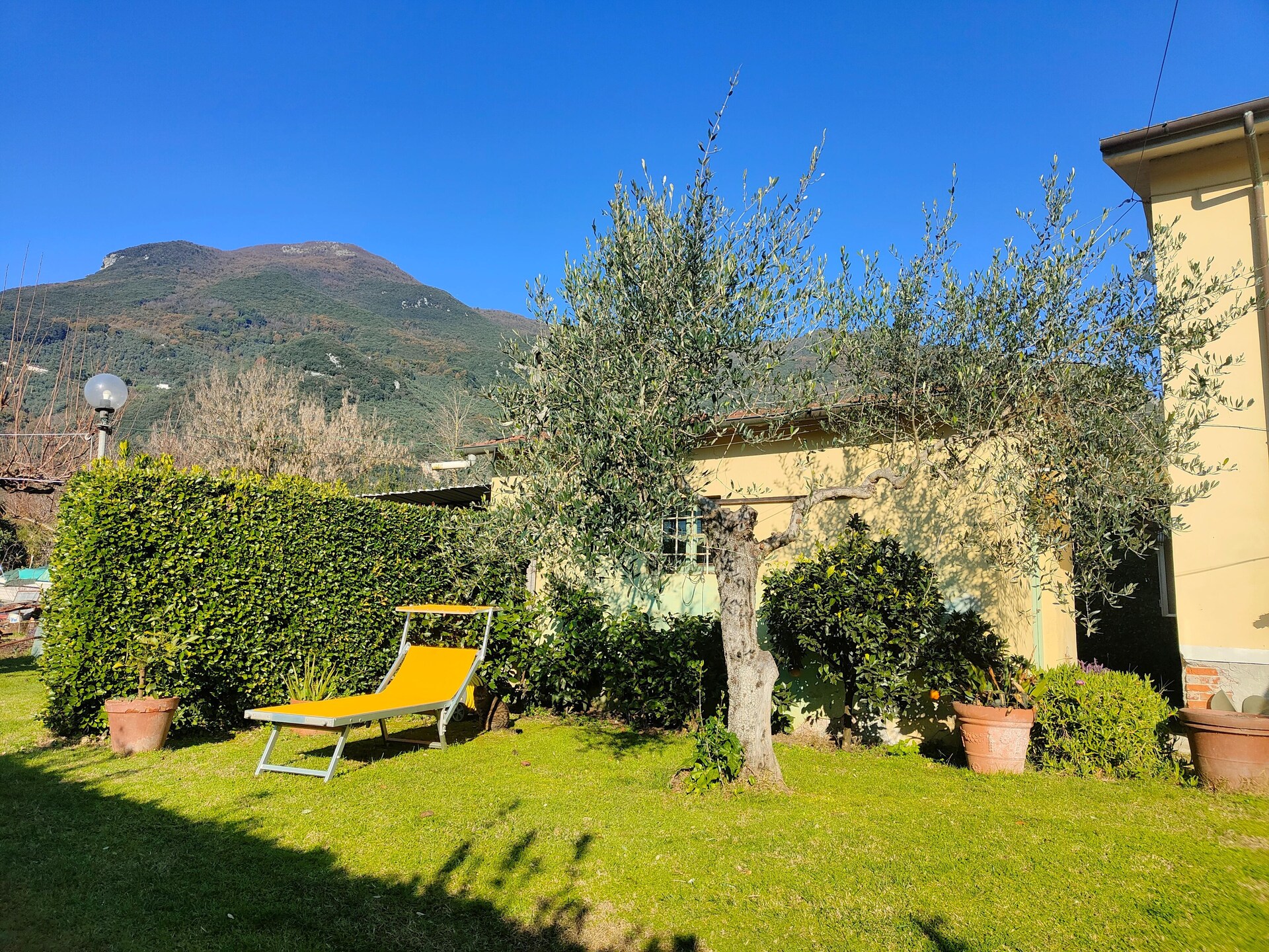 Vrijstaand vakantiehuis met sfeervolle tuin op 9 km van de Versilia-kust - foto 6