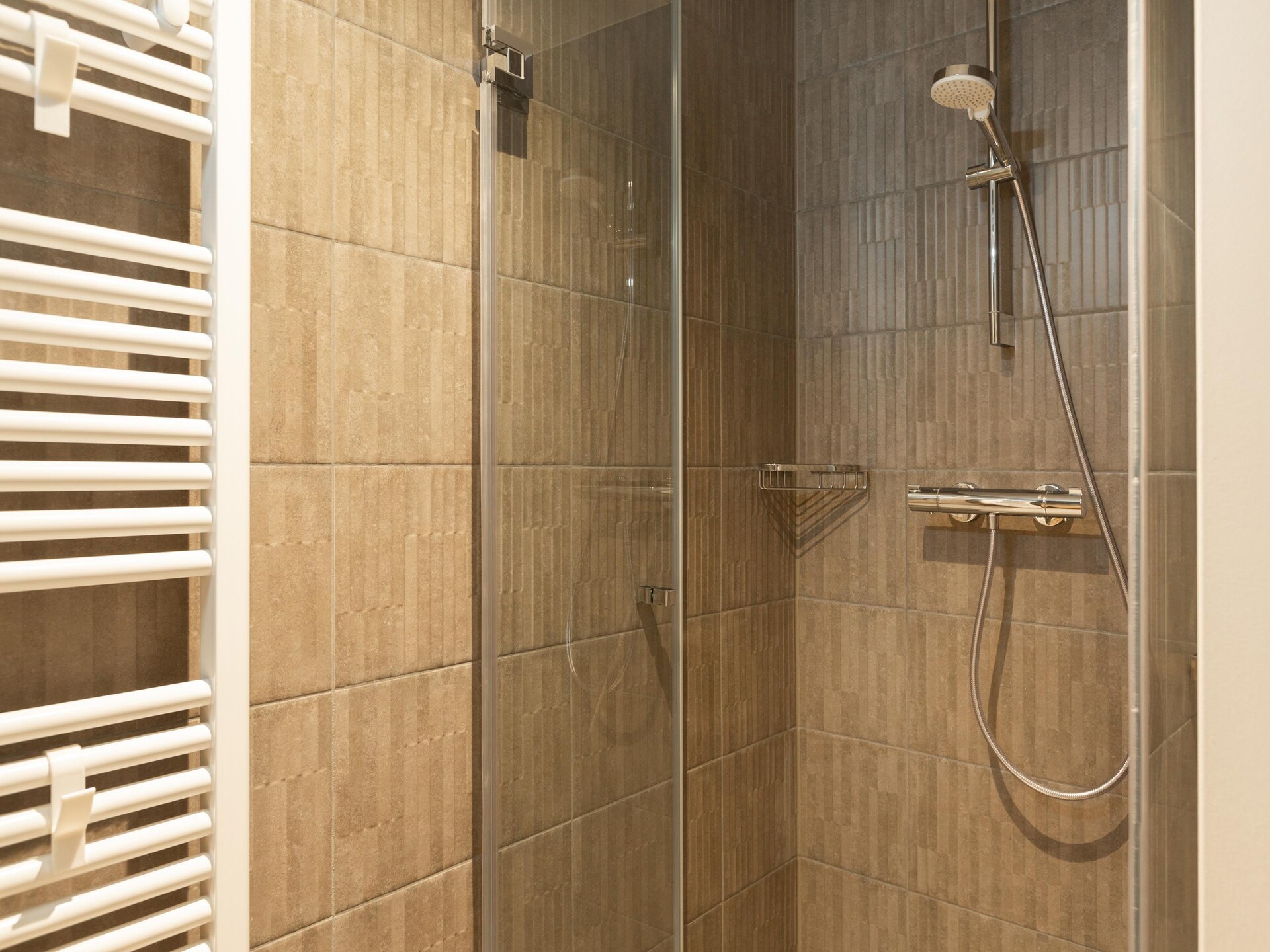 Stijlvol duplex appartement aan historische gracht in hartje Den Haag - foto 13