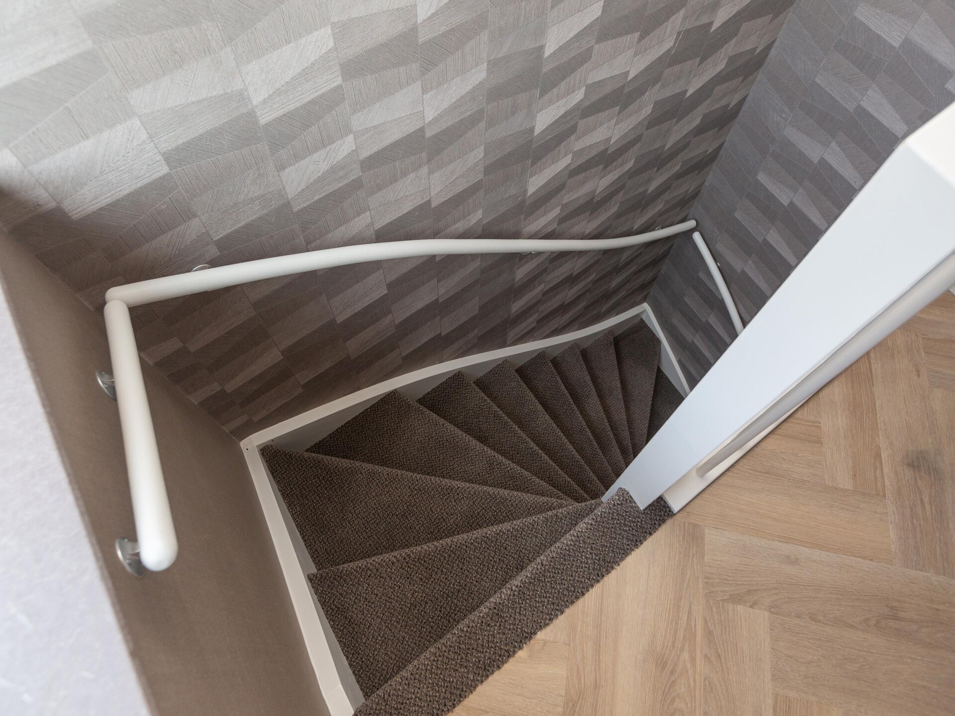 Stijlvol duplex appartement met grachtzicht in hartje Den Haag - foto 13