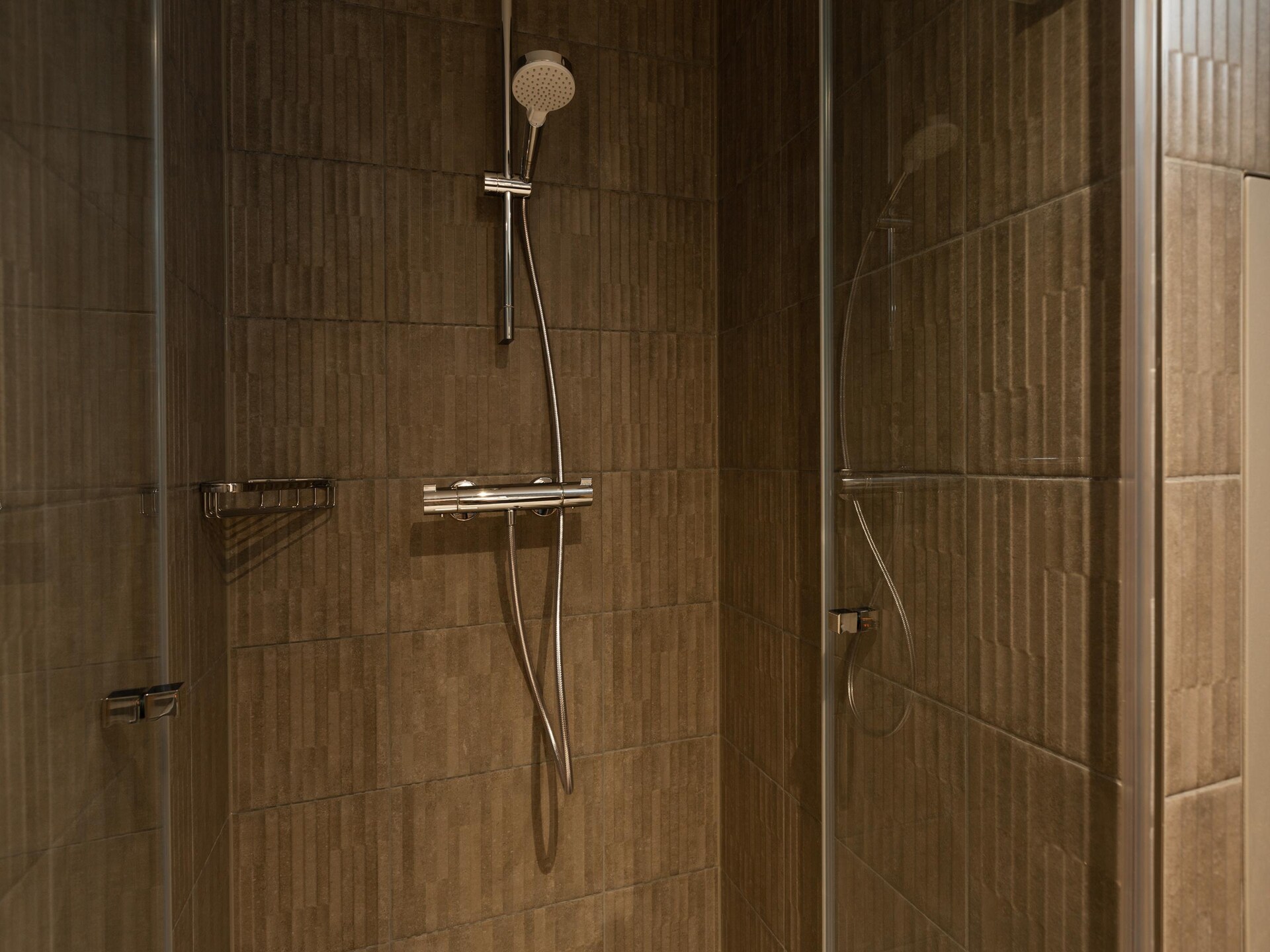 Stijlvol duplex appartement met grachtzicht in hartje Den Haag - foto 25