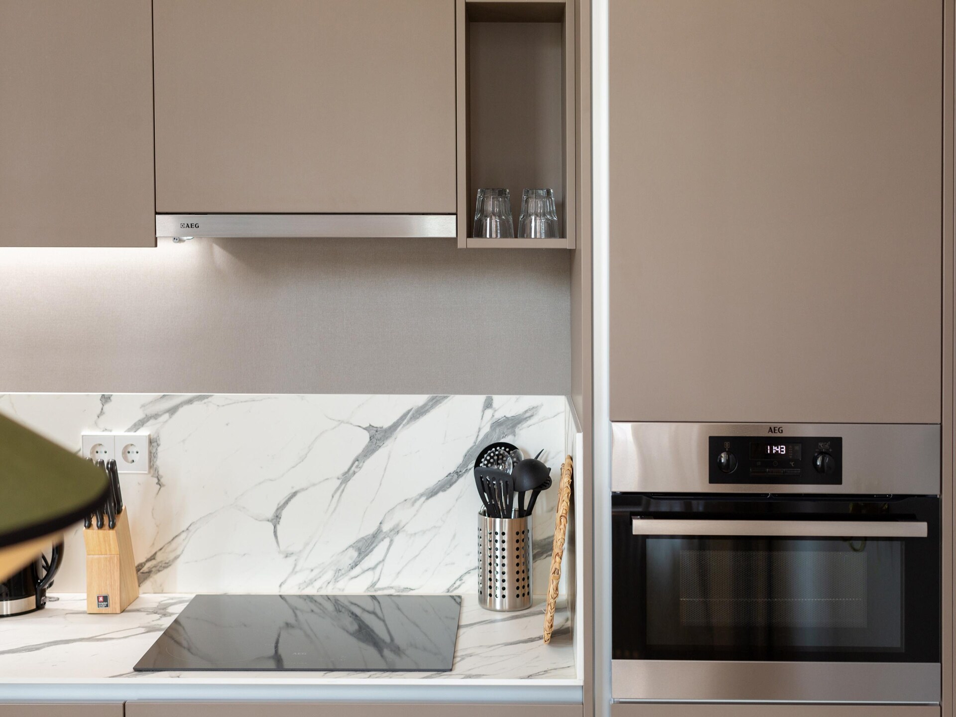 Stijlvol duplex appartement met grachtzicht in hartje Den Haag - foto 10