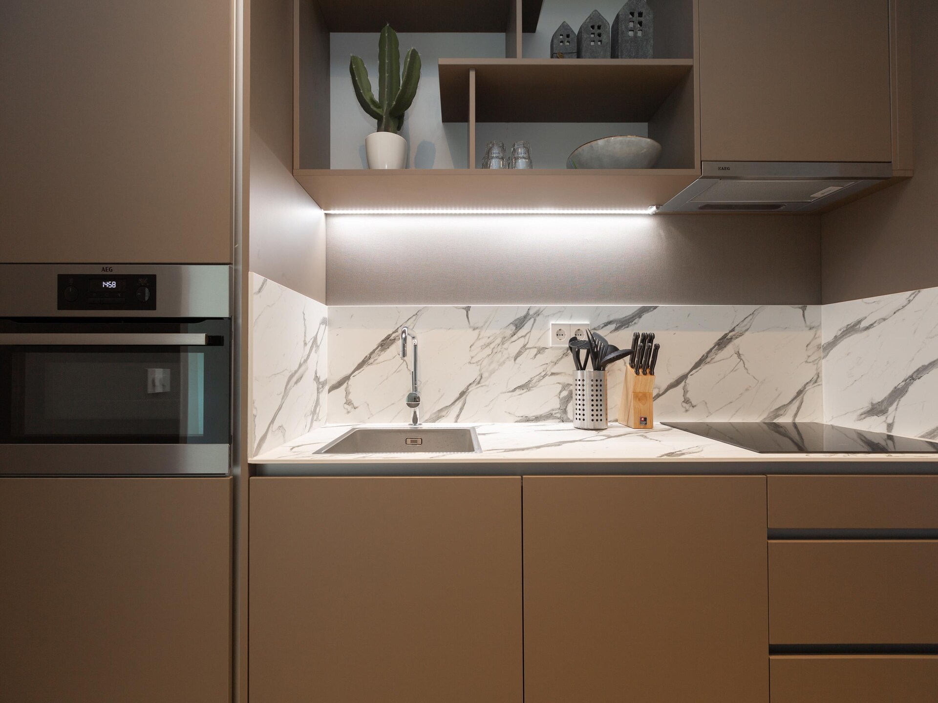 Stijlvol appartement aan de gracht in hartje Den Haag | 4p - foto 10