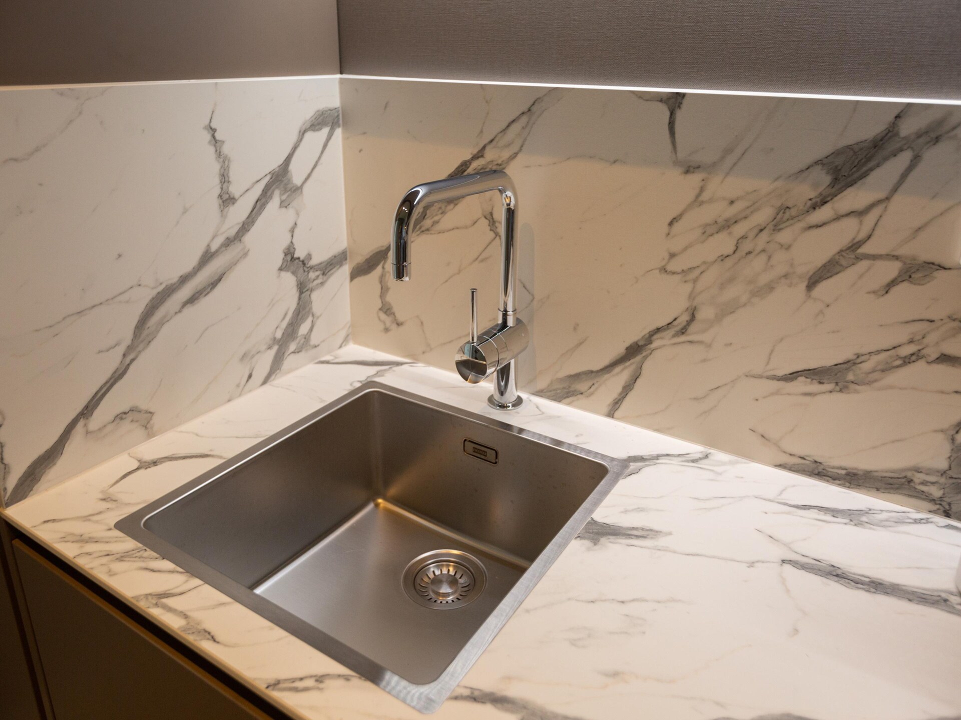 Stijlvol appartement aan de gracht in hartje Den Haag | 4p - foto 34