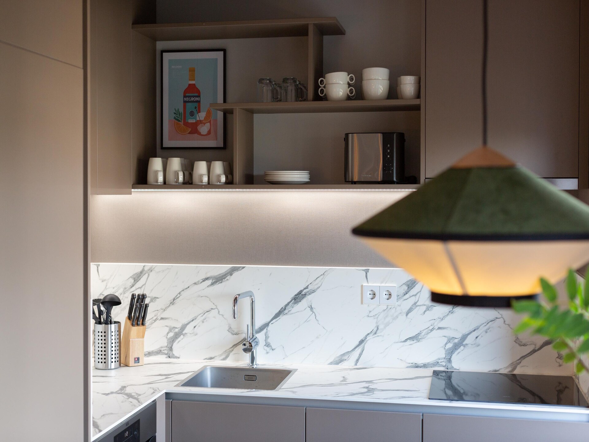 Sfeervol studio-appartement Maurits 5 in hippe Haagse wijk met grachtuitzicht - foto 9