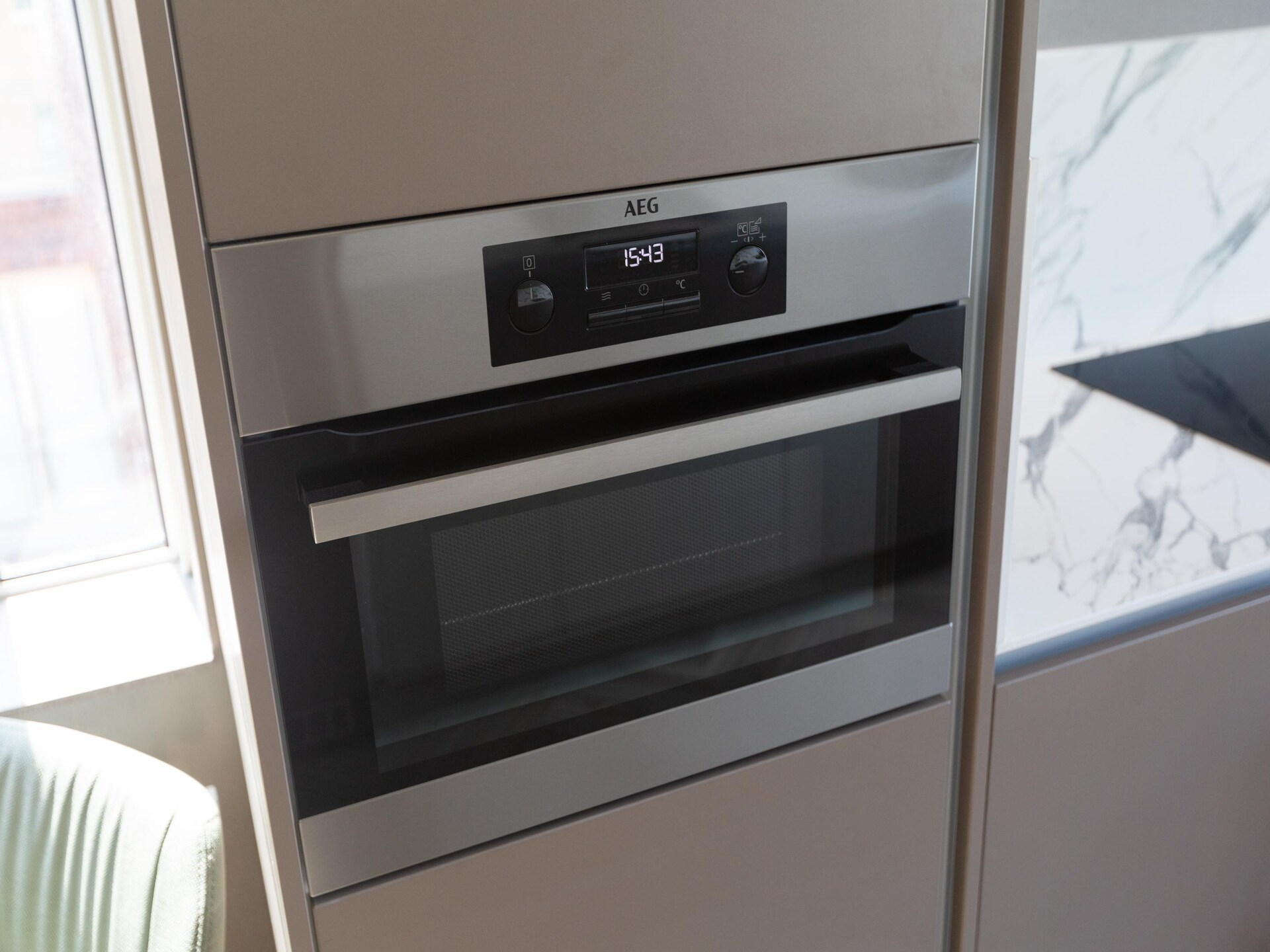 Stijlvol appartement met grachtenuitzicht in levendige Haagse wijk - foto 39