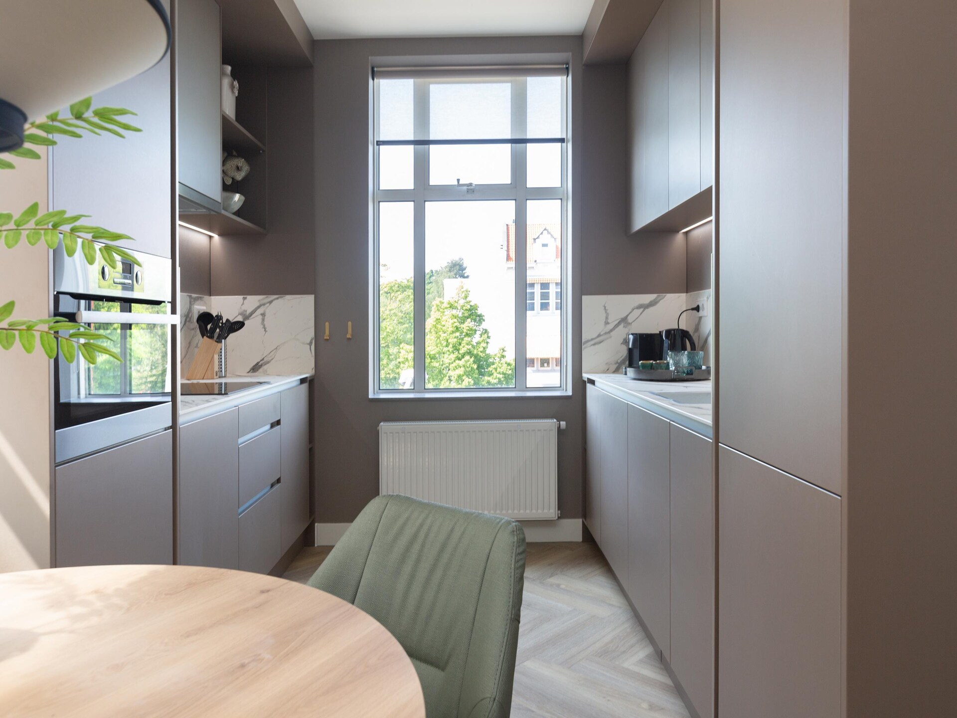Stijlvol appartement met grachtenuitzicht in levendige Haagse wijk - foto 22