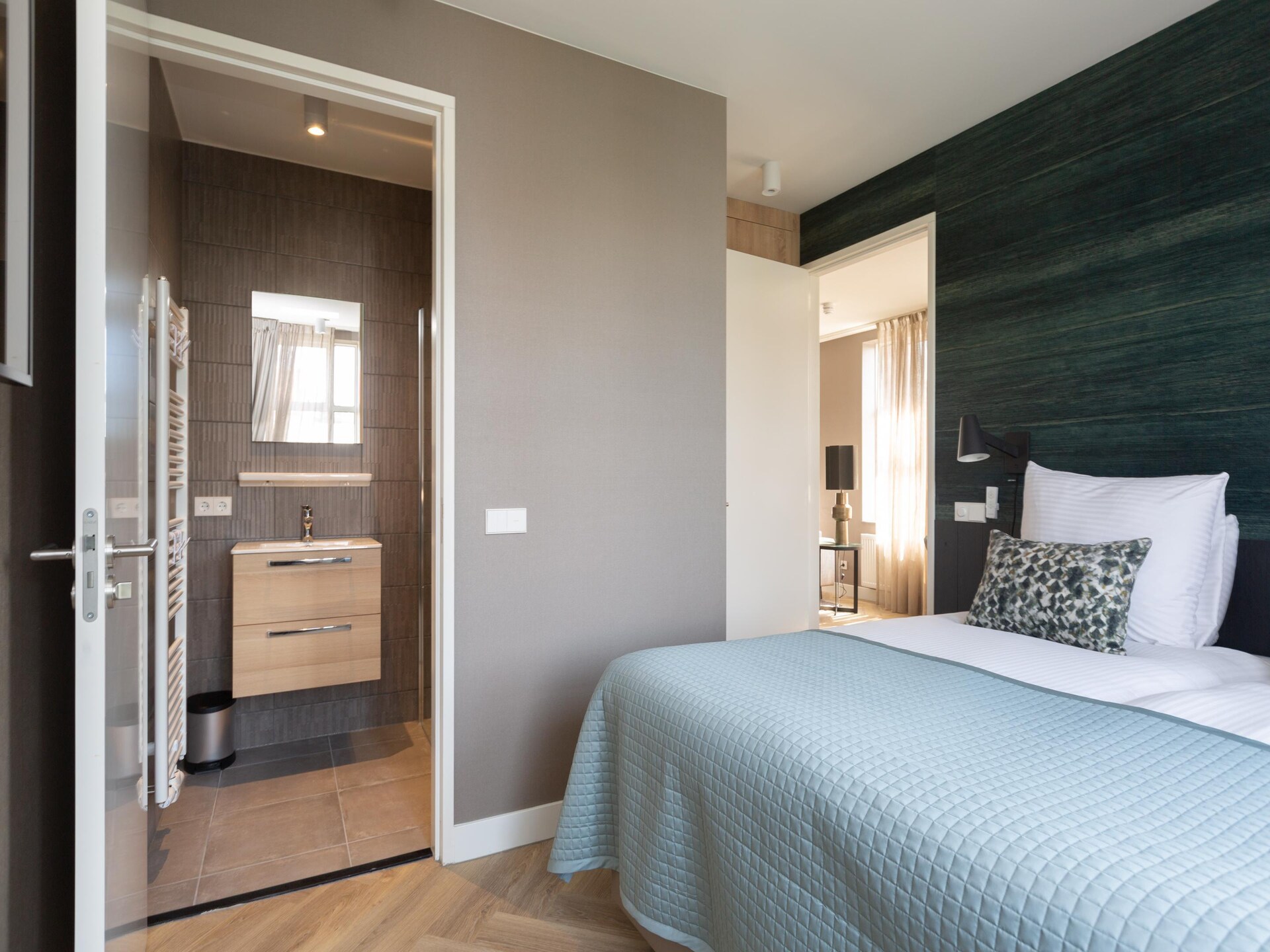 Stijlvol appartement met grachtenuitzicht in levendige Haagse wijk - foto 32