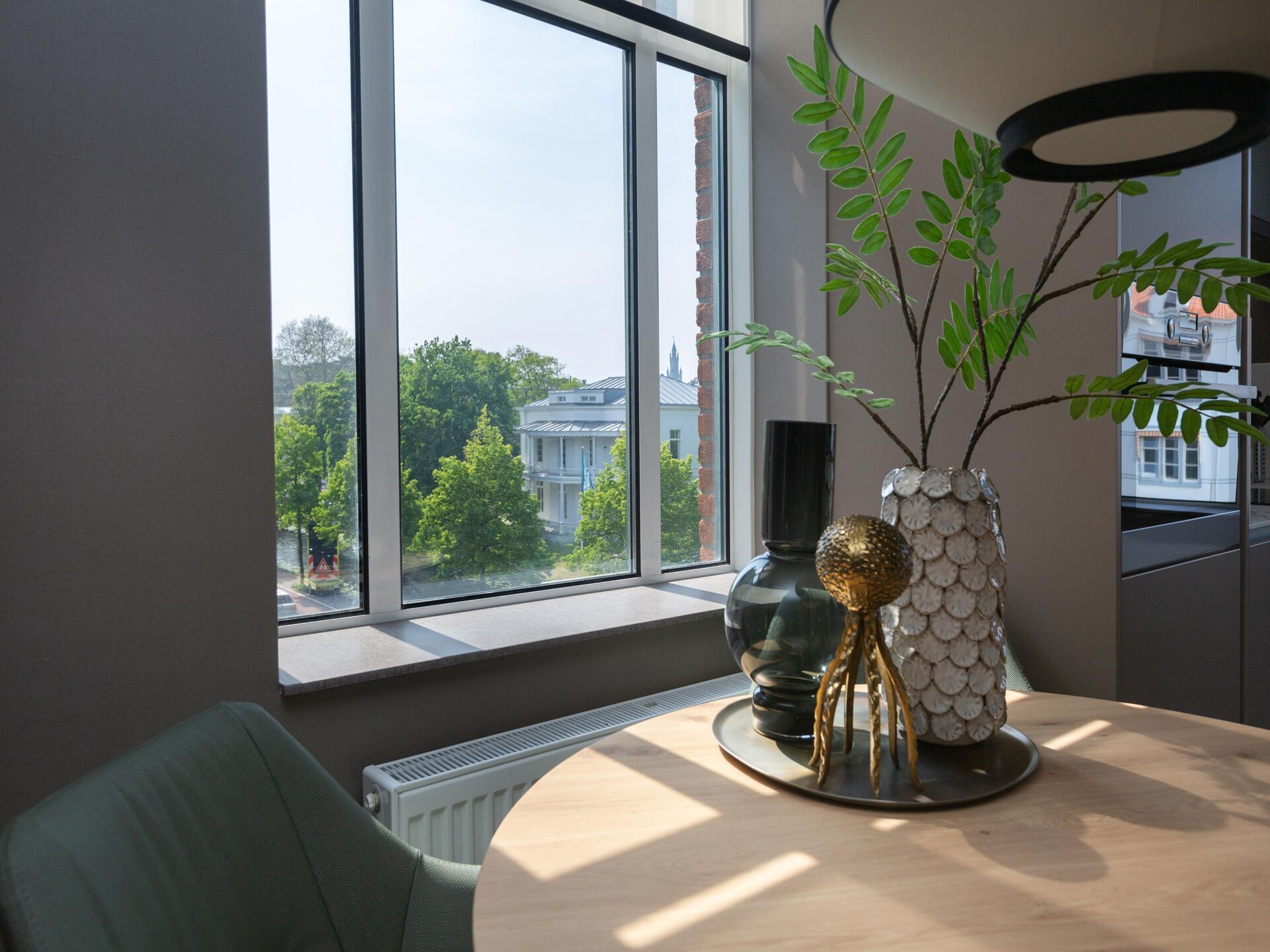 Stijlvol appartement met grachtenuitzicht in levendige Haagse wijk - foto 34