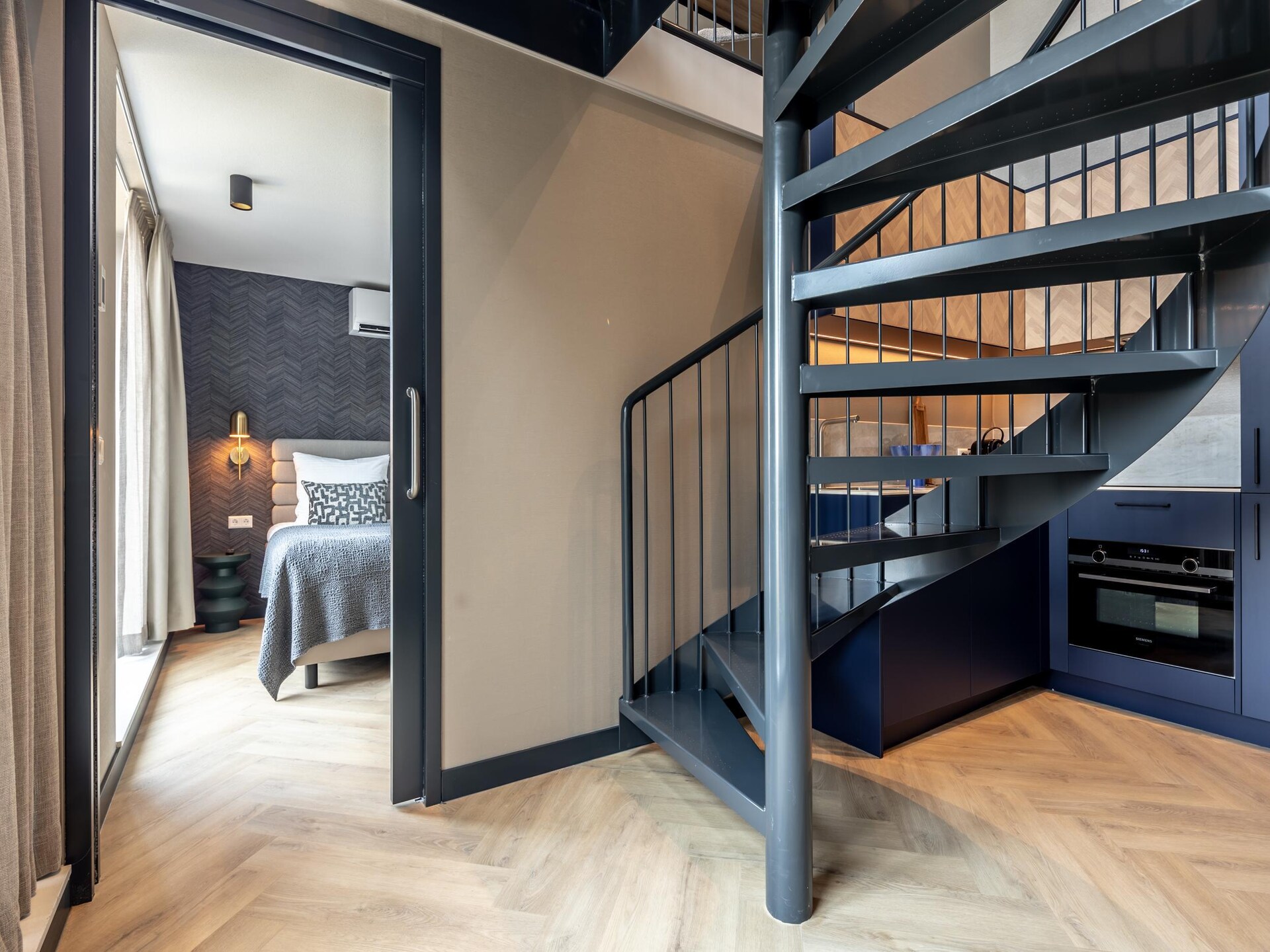 Stijlvol split-level appartement met uitzicht op Delfts historische kerken - foto 9