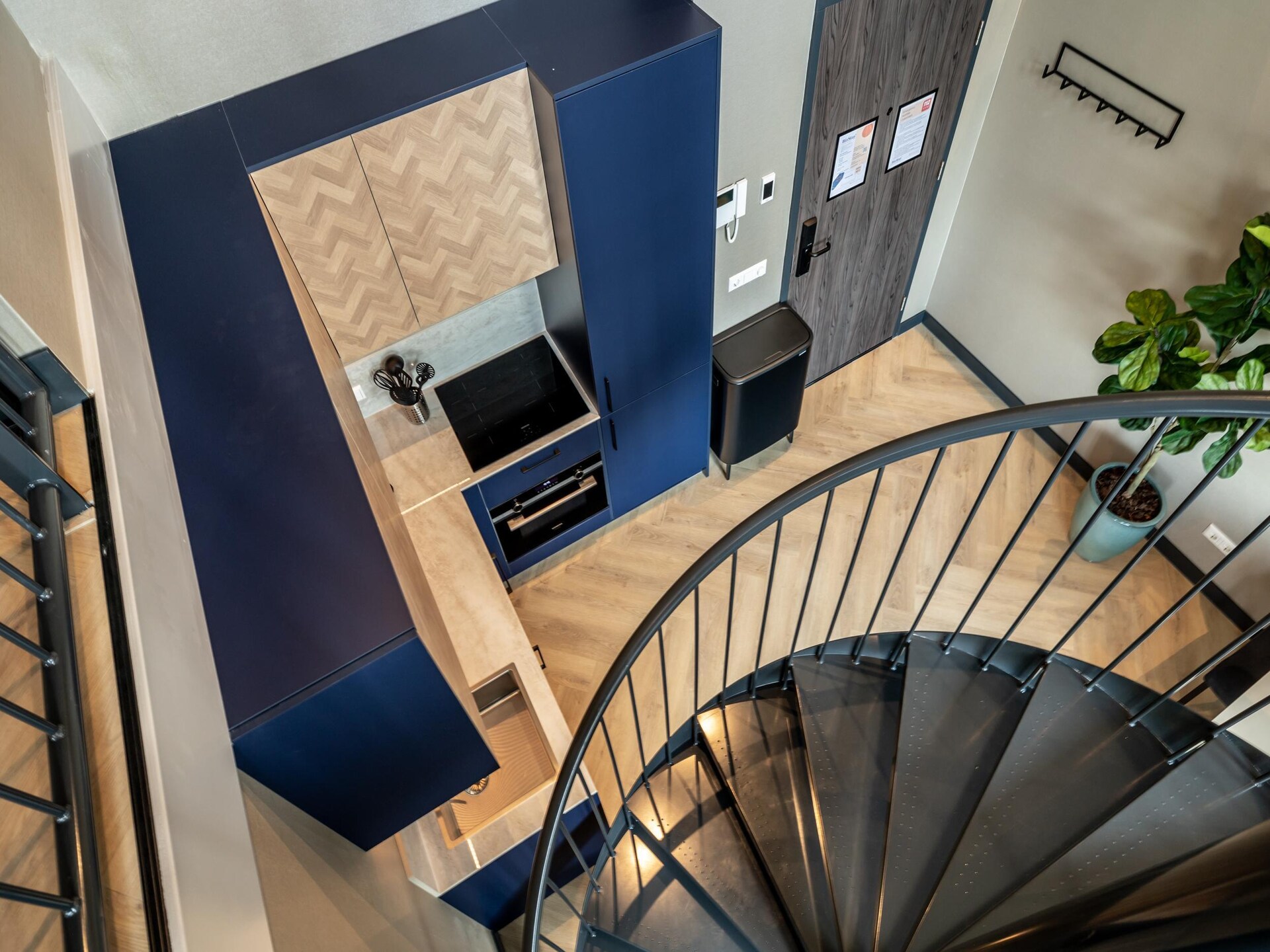 Stijlvol split-level appartement met uitzicht op Delfts historische kerken - foto 17