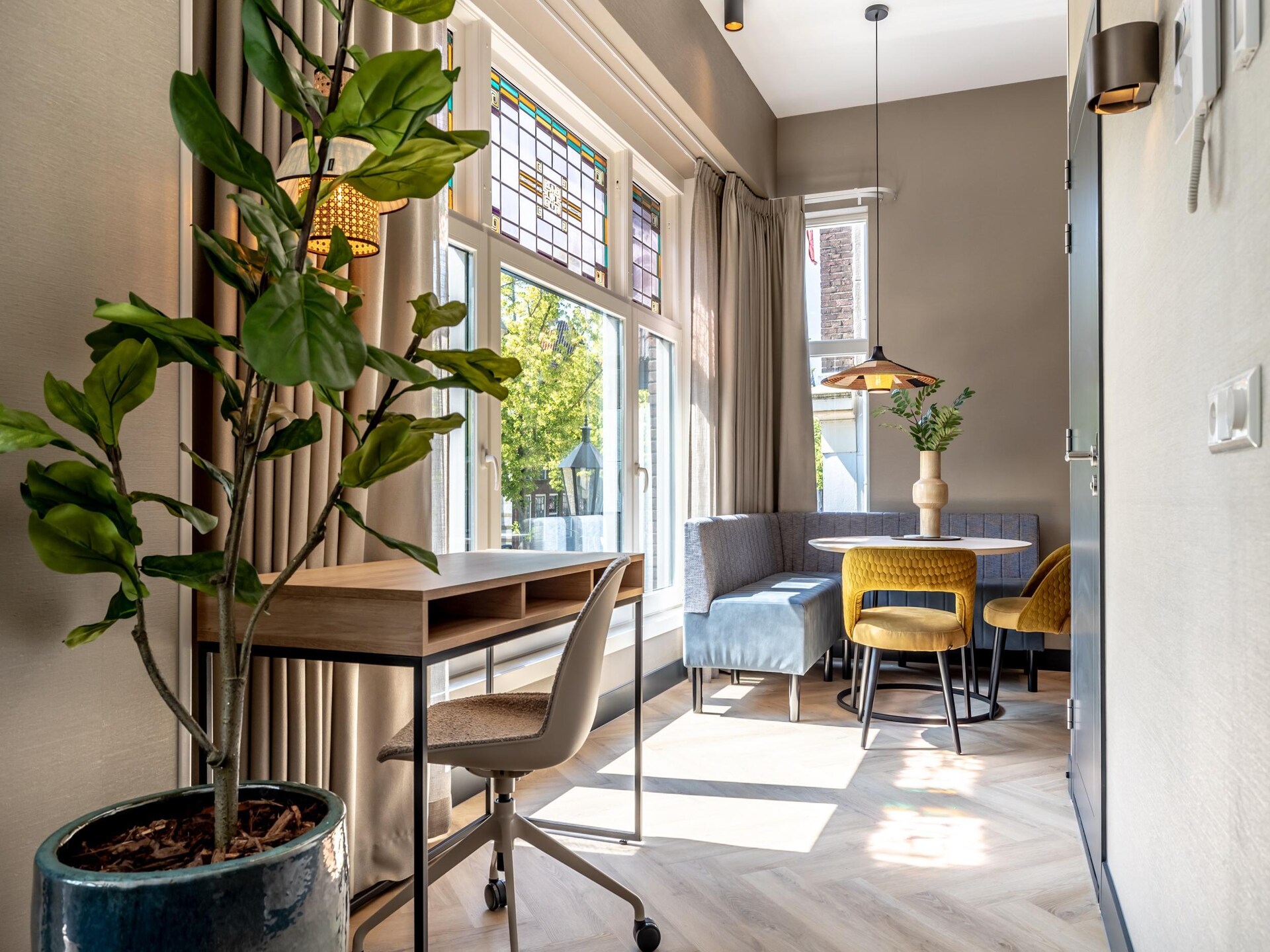 Sfeervol appartement aan Delftse gracht met karakteristieke erker - foto 13