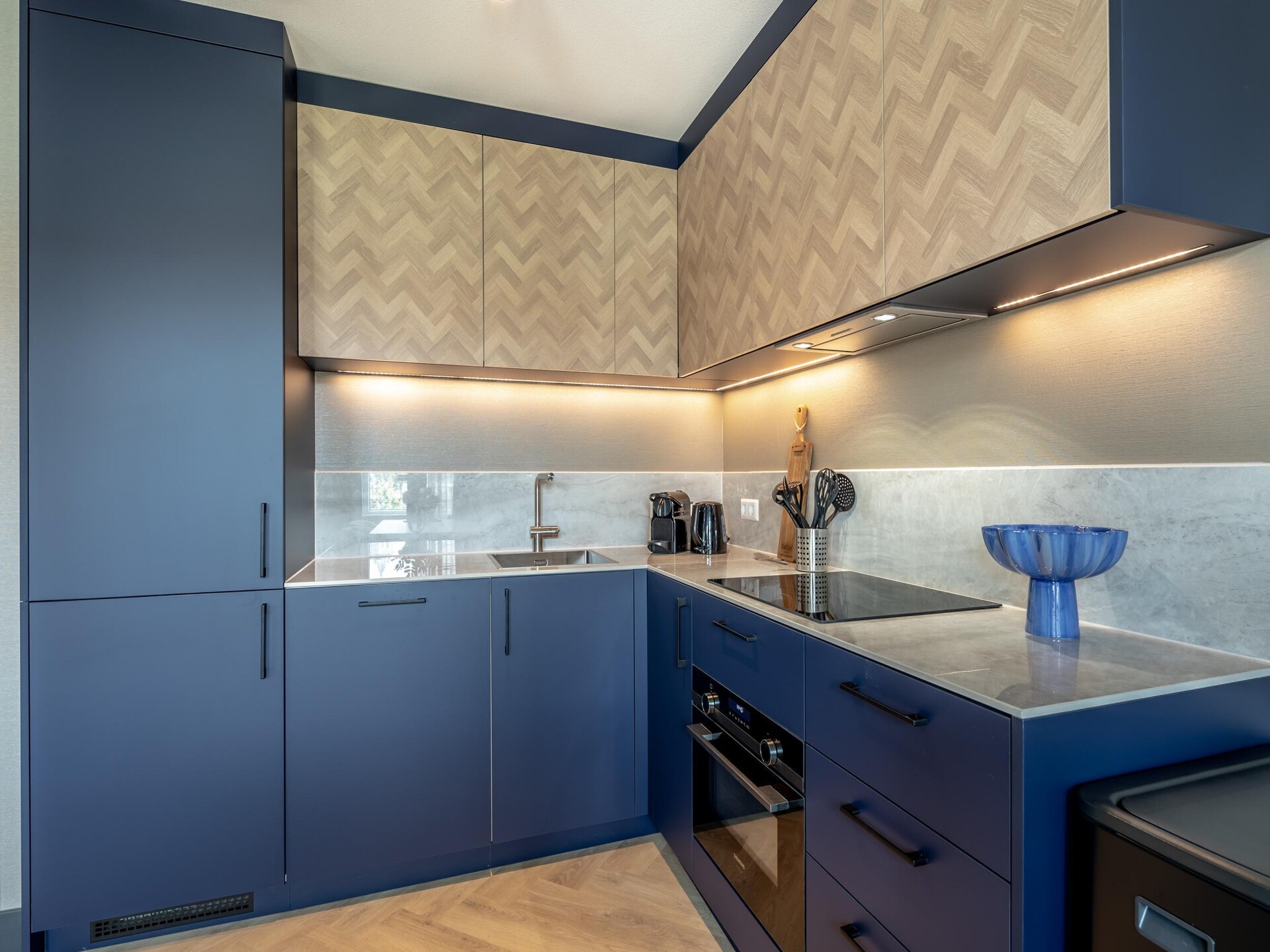 Stijlvol gezinsappartement in hartje Delft met tuin en airco - foto 8