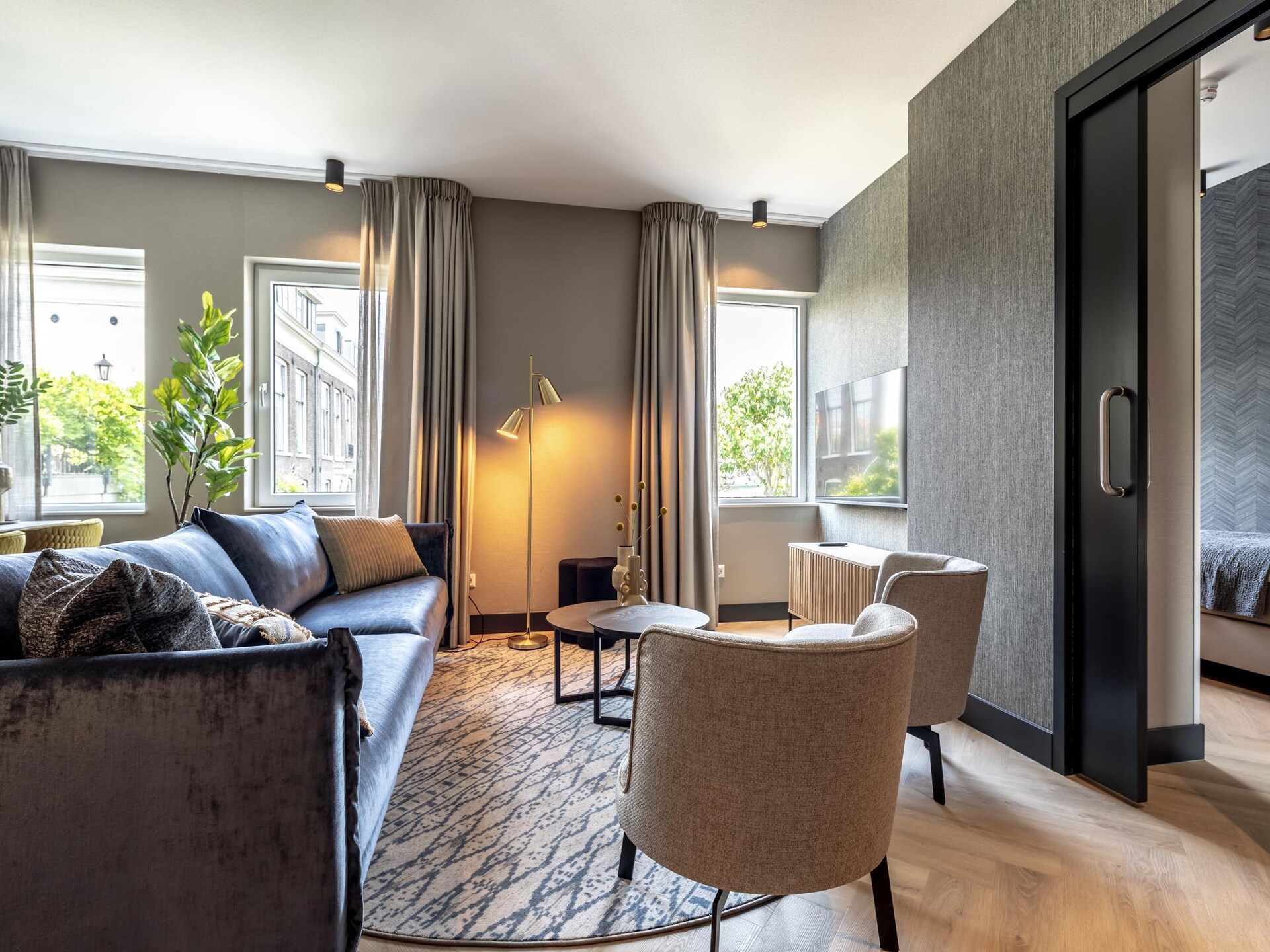 Stijlvol gezinsappartement in hartje Delft met tuin en airco - foto 17